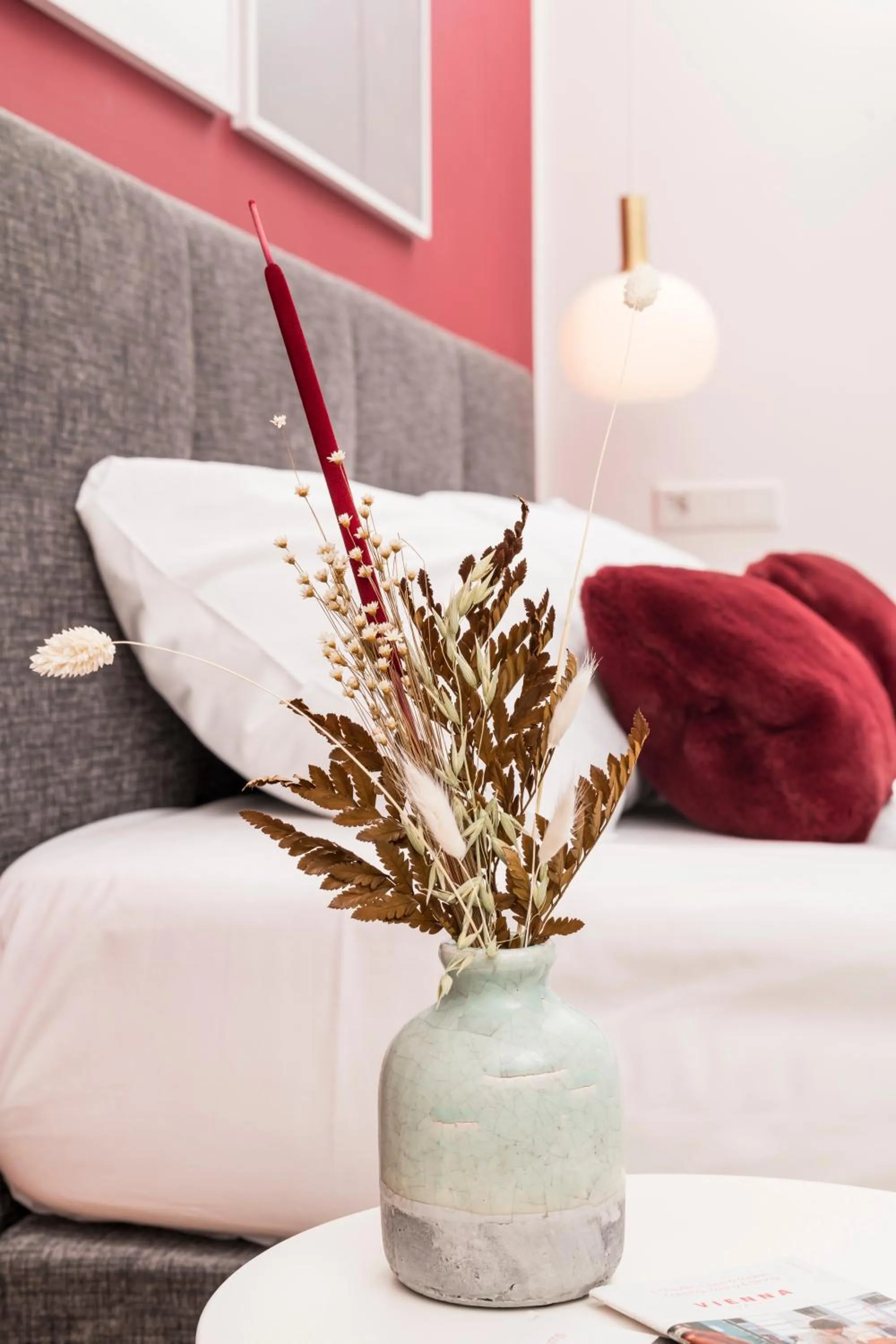 Decorative detail, Bed in Mint@Naschmarkt Premium Apartments