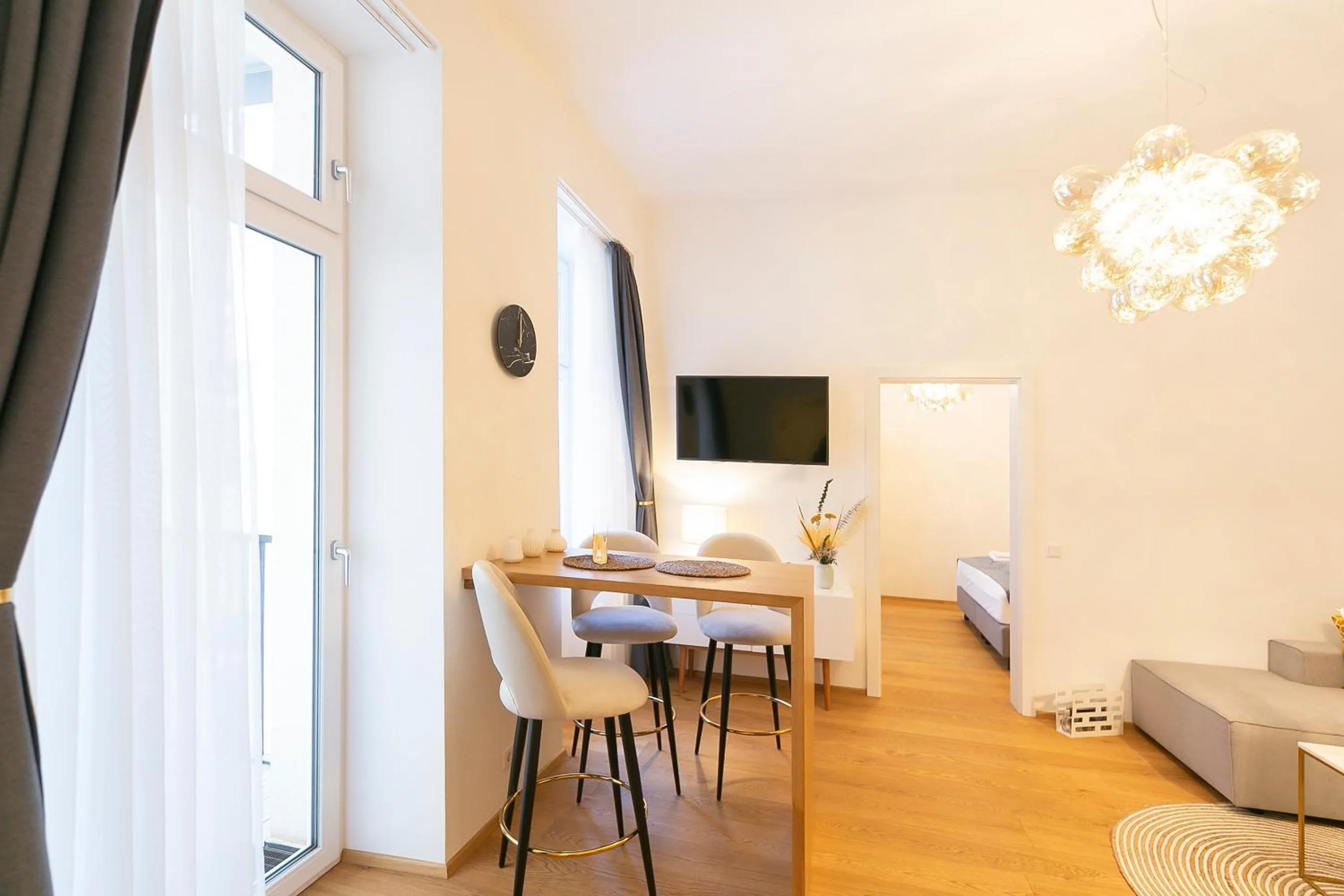 TV and multimedia in Mint@Naschmarkt Premium Apartments