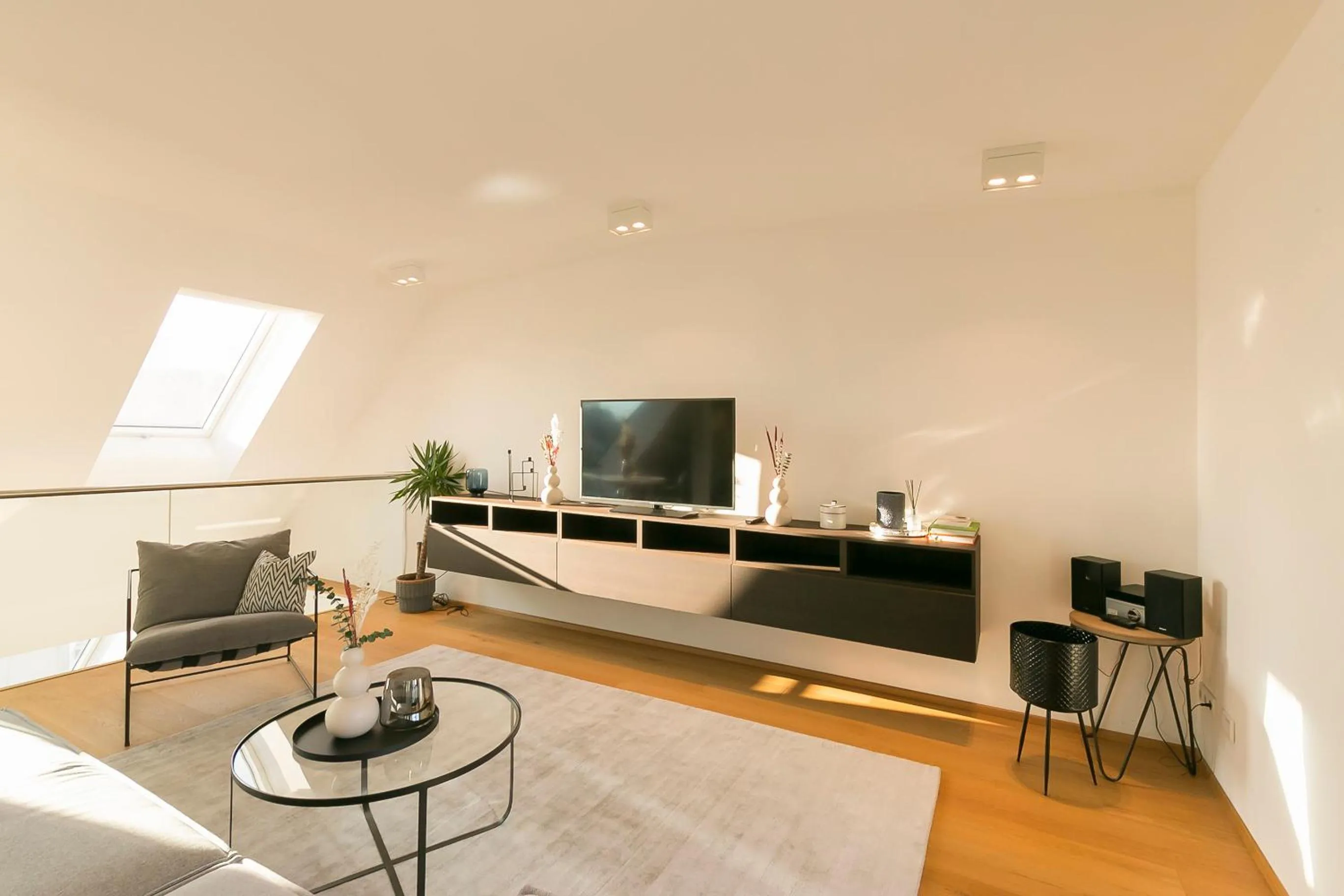 TV and multimedia in Mint@Naschmarkt Premium Apartments