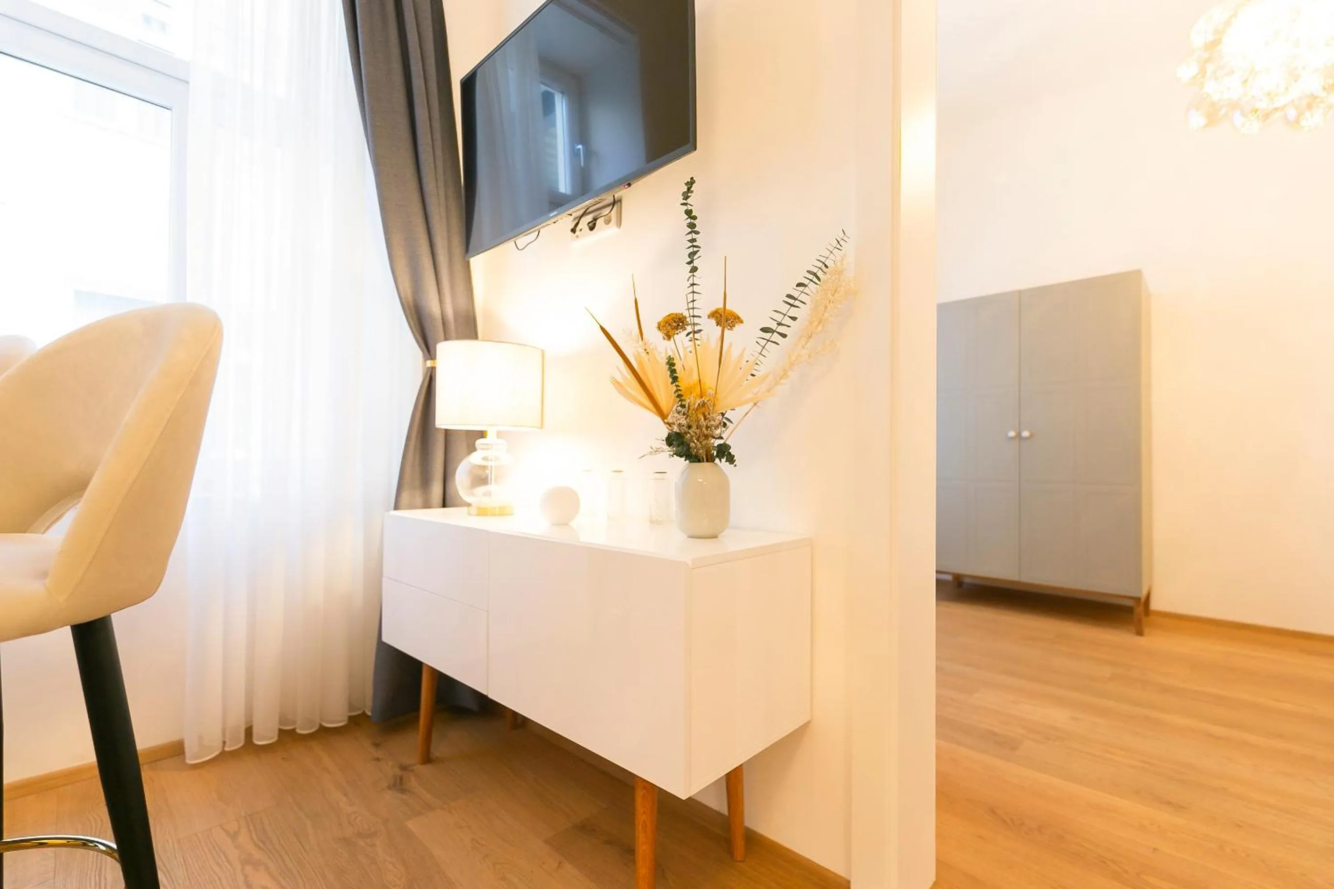 TV and multimedia in Mint@Naschmarkt Premium Apartments