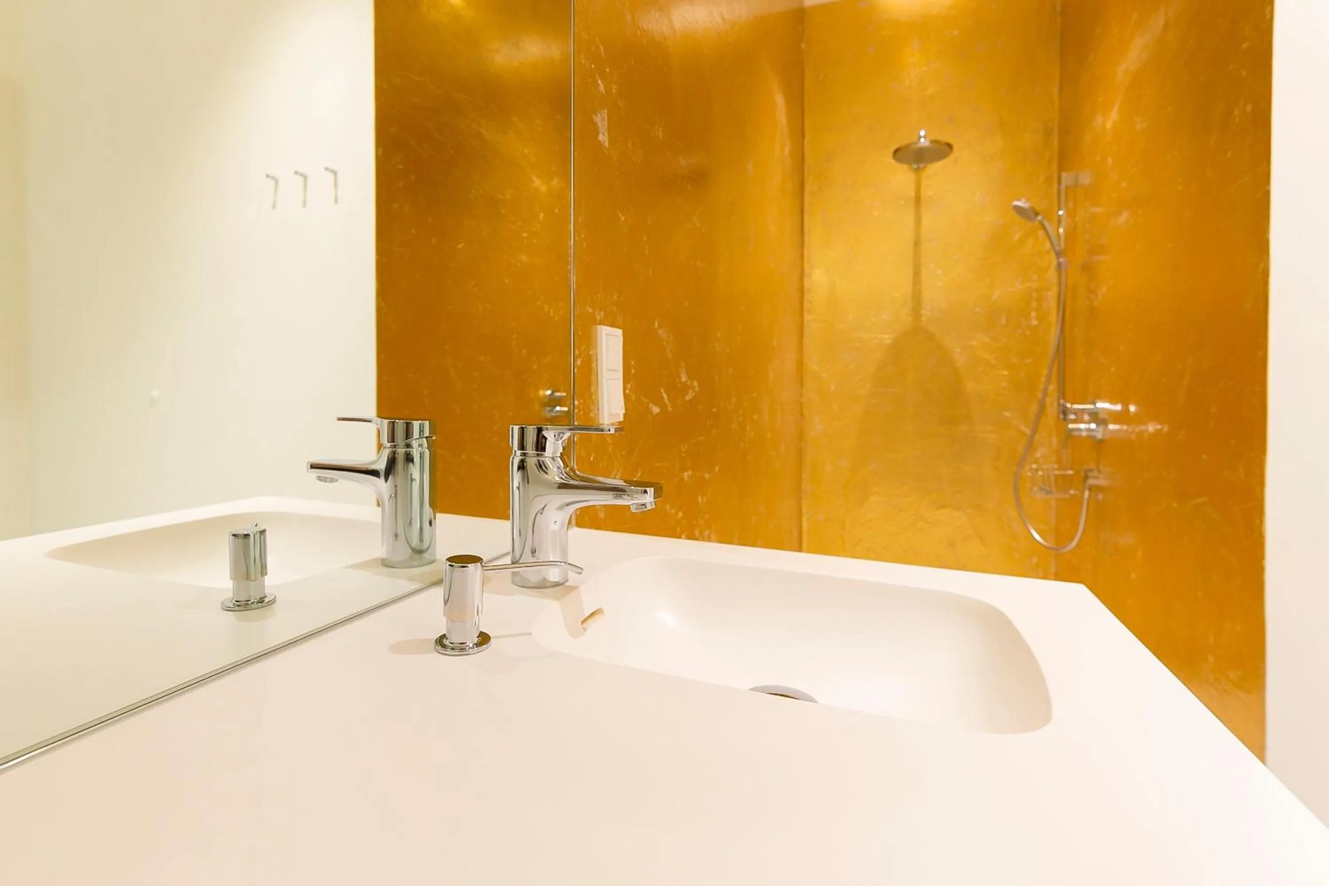 Shower in Mint@Naschmarkt Premium Apartments