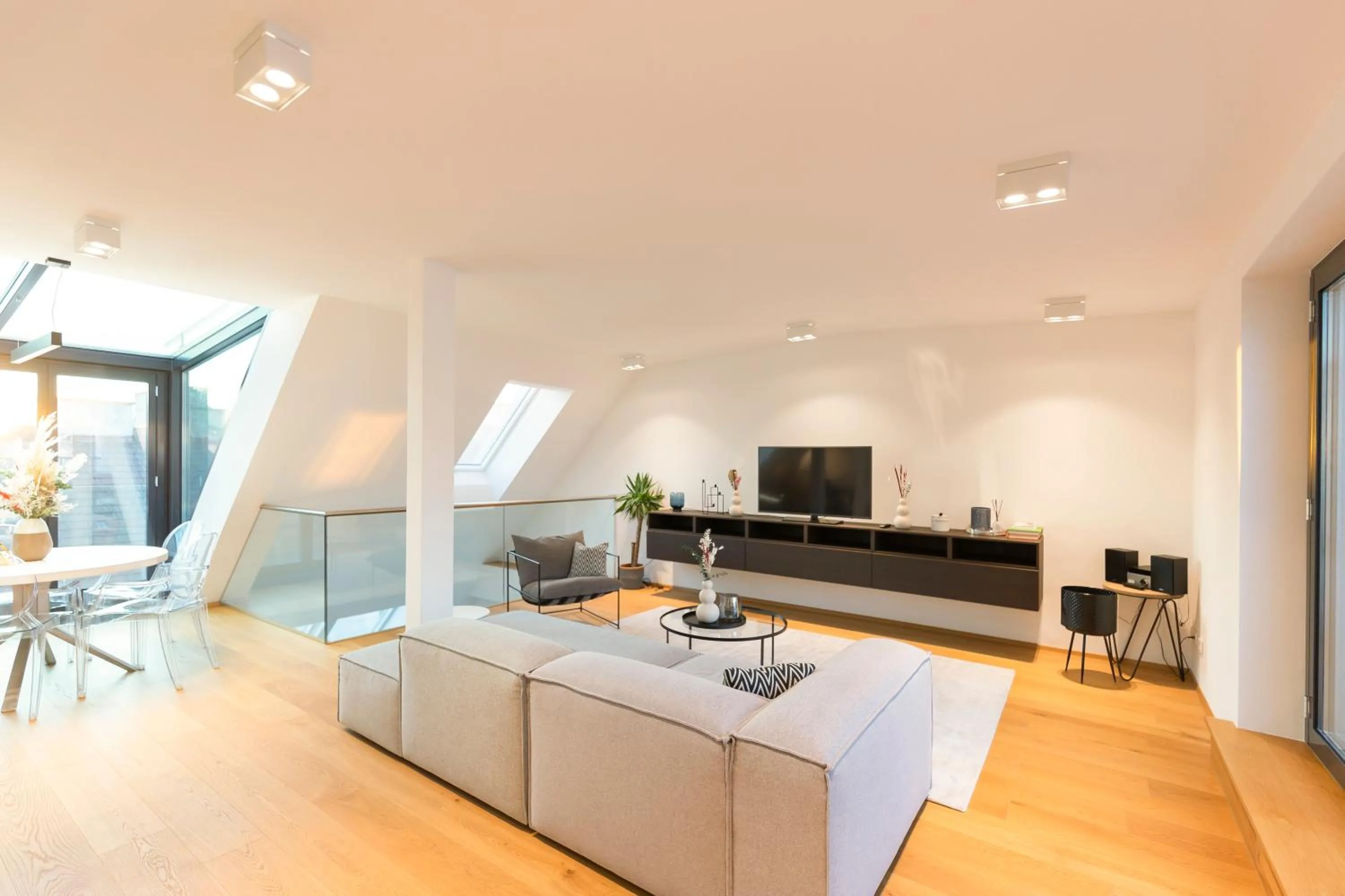 TV and multimedia in Mint@Naschmarkt Premium Apartments