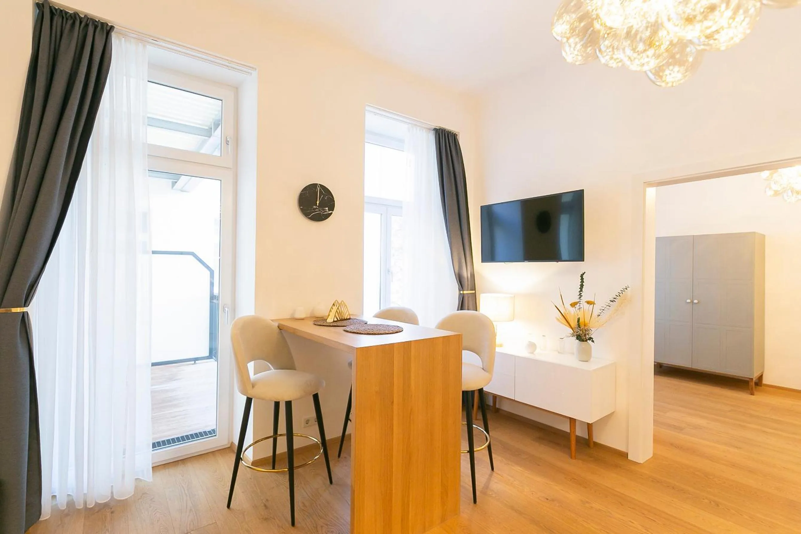 TV and multimedia in Mint@Naschmarkt Premium Apartments