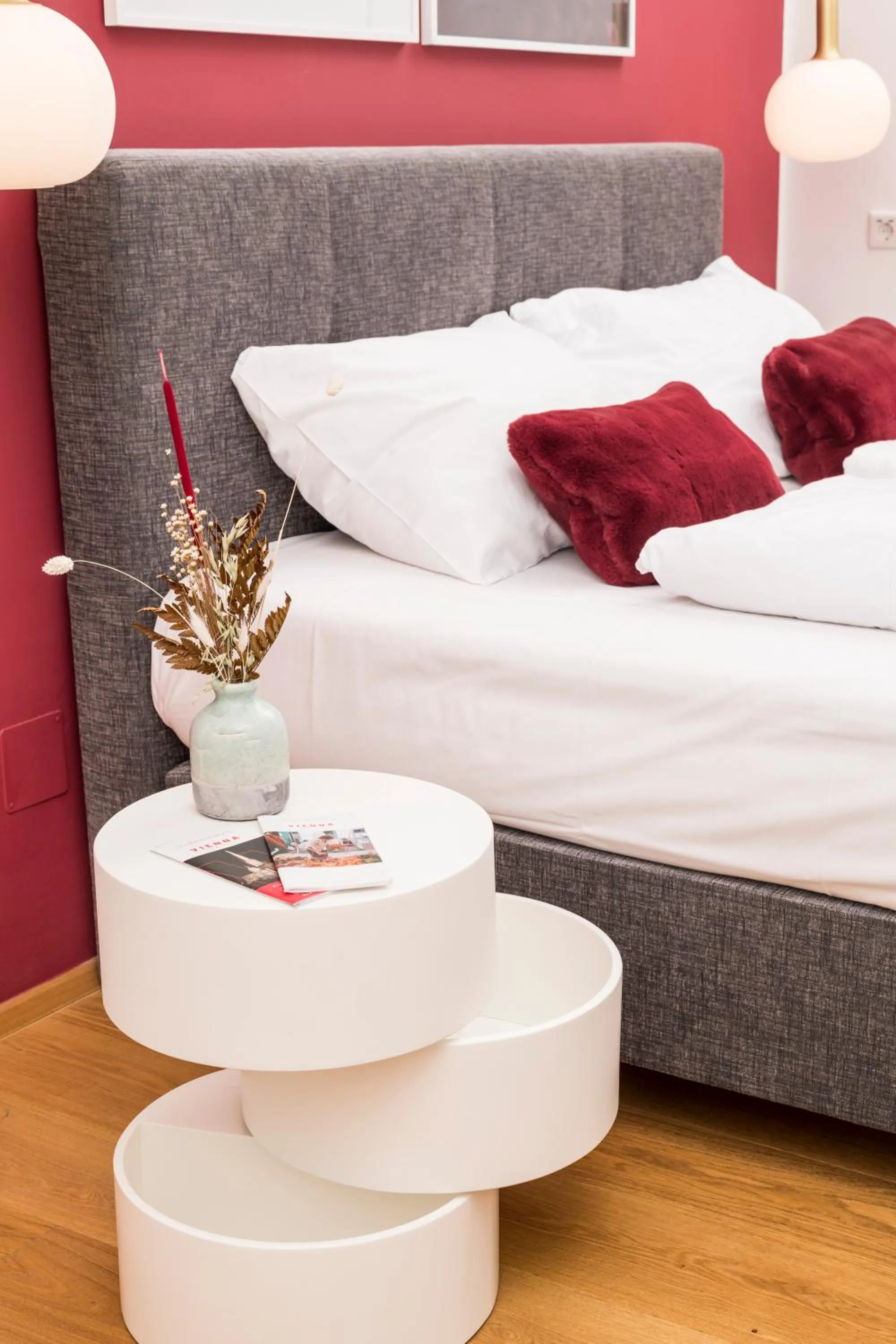 Living room, Bed in Mint@Naschmarkt Premium Apartments