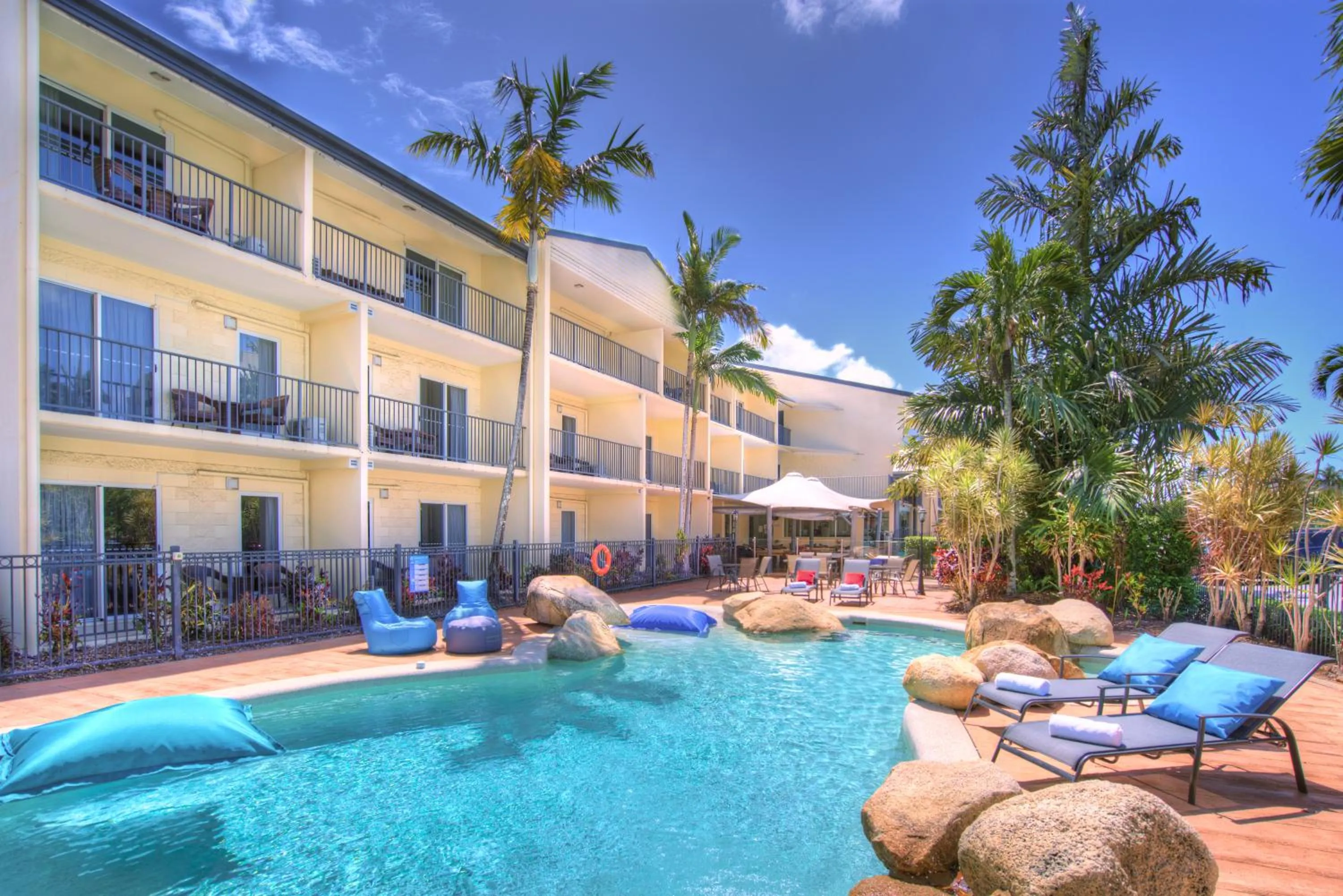 Swimming pool in Cairns Queenslander Hotel & Apartments