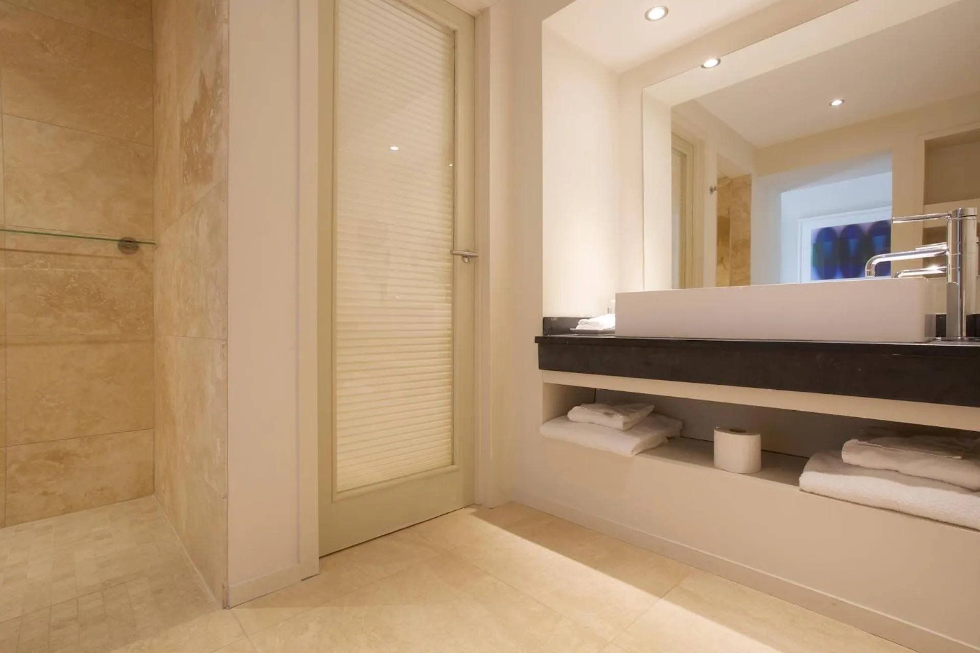 Bathroom in The Plume of Feathers