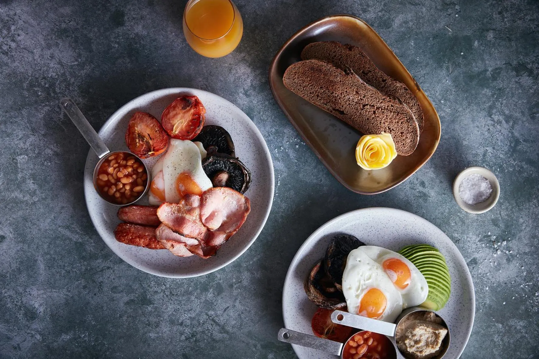 Breakfast in The Plume of Feathers