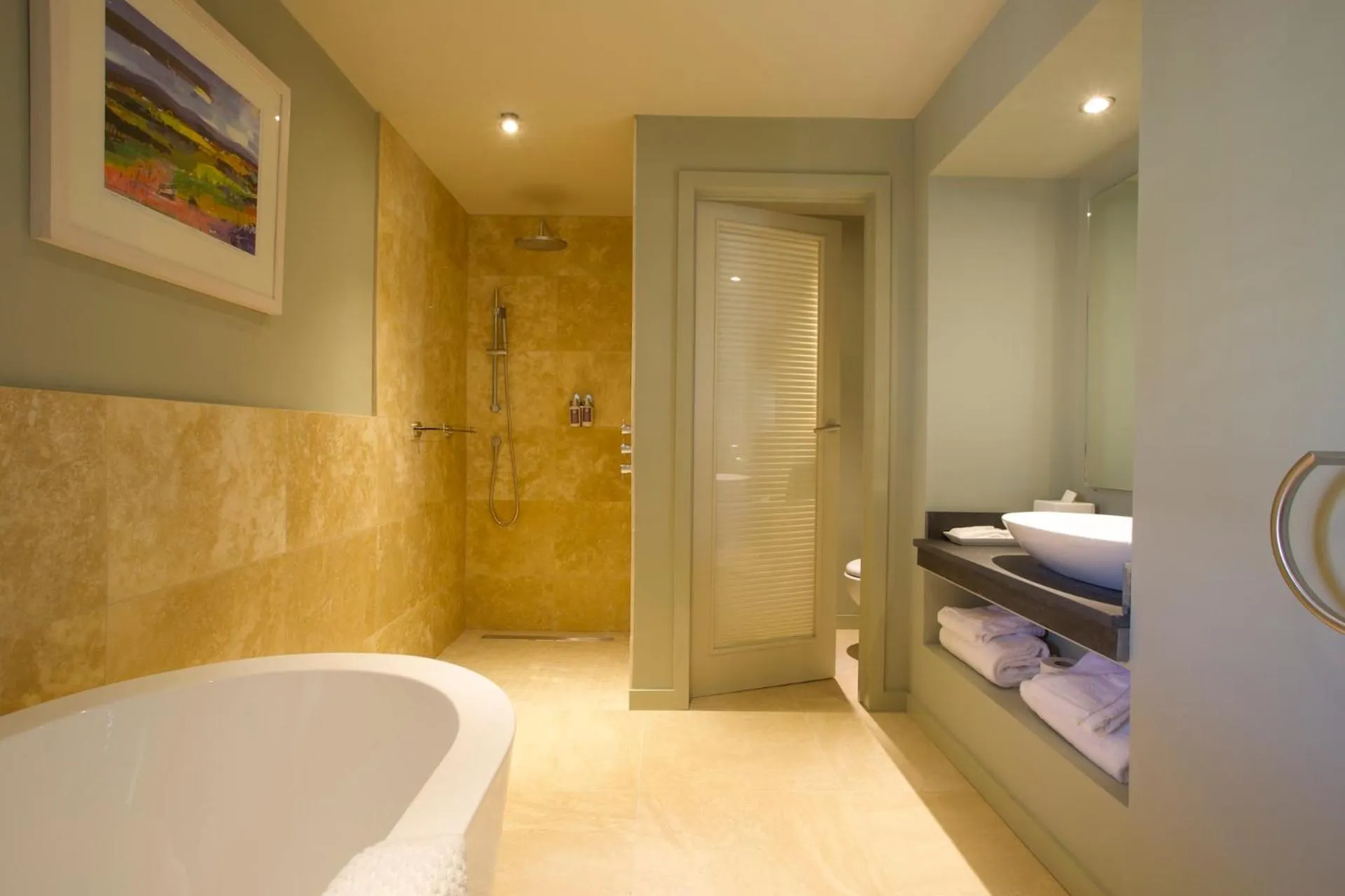 Bathroom, Bed in The Plume of Feathers