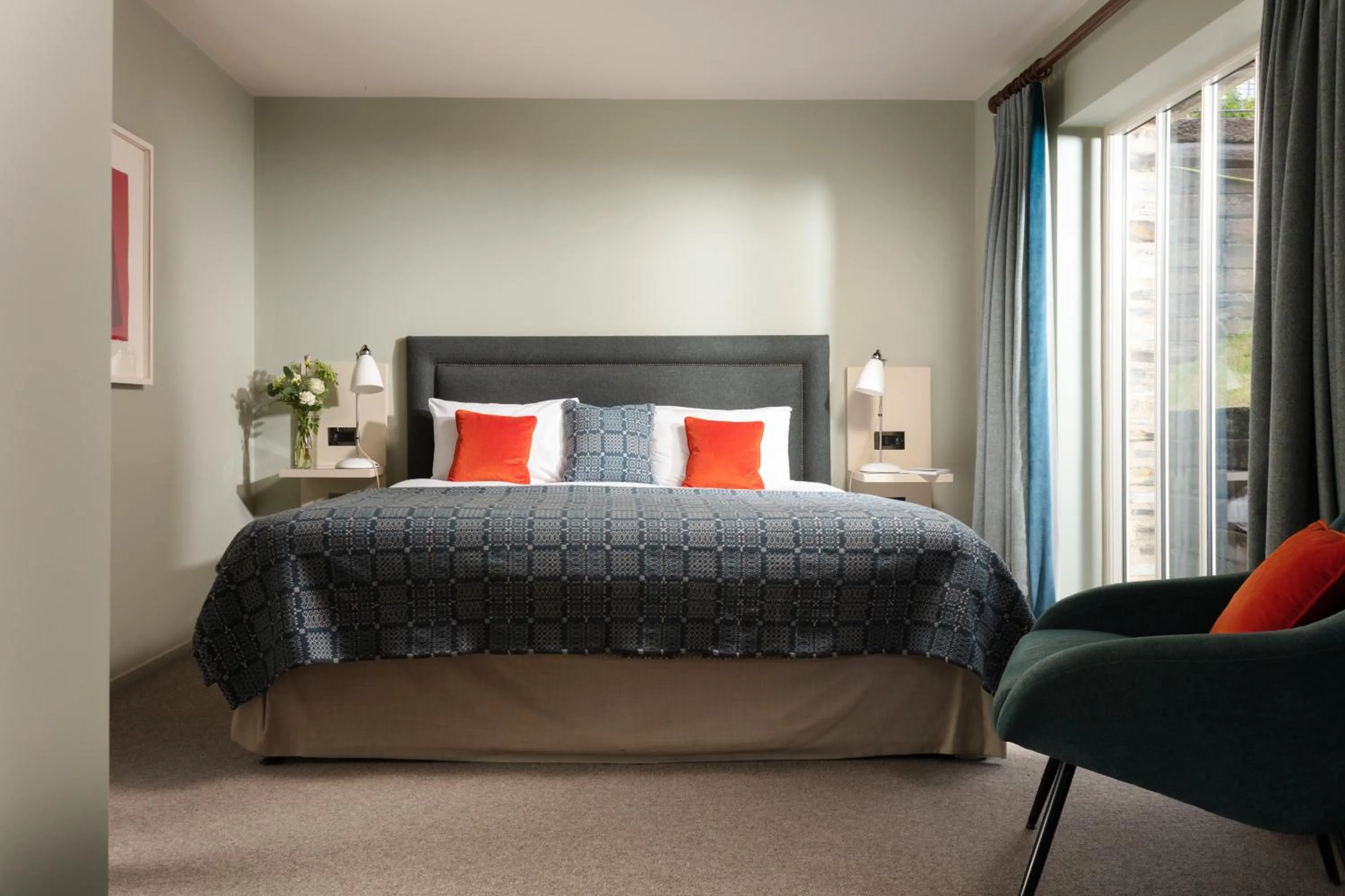 Bedroom, Bed in The Plume of Feathers