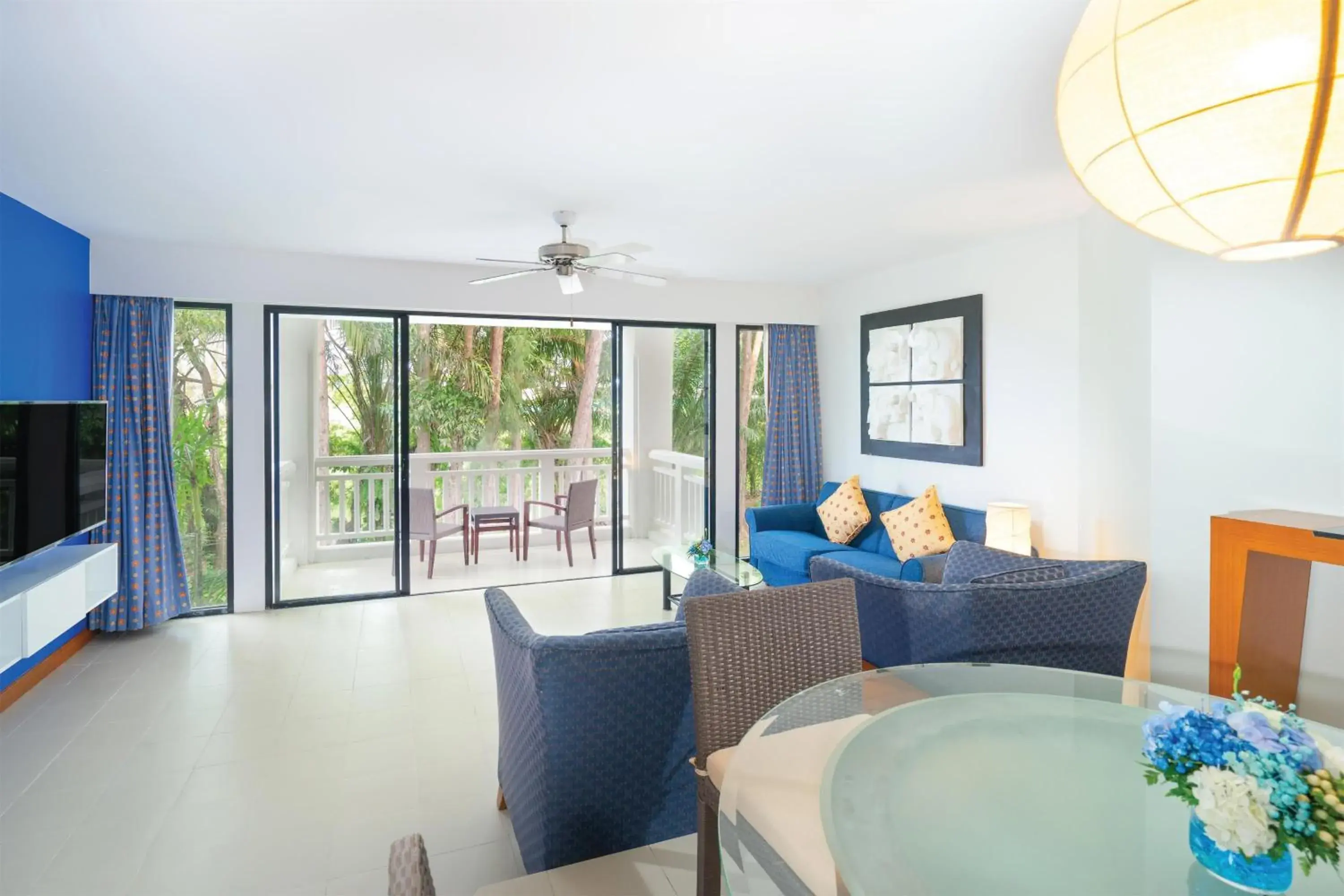 Property building in Homm Suites Laguna, part of Banyan Group Property building in Homm Suites Laguna, part of Banyan Group