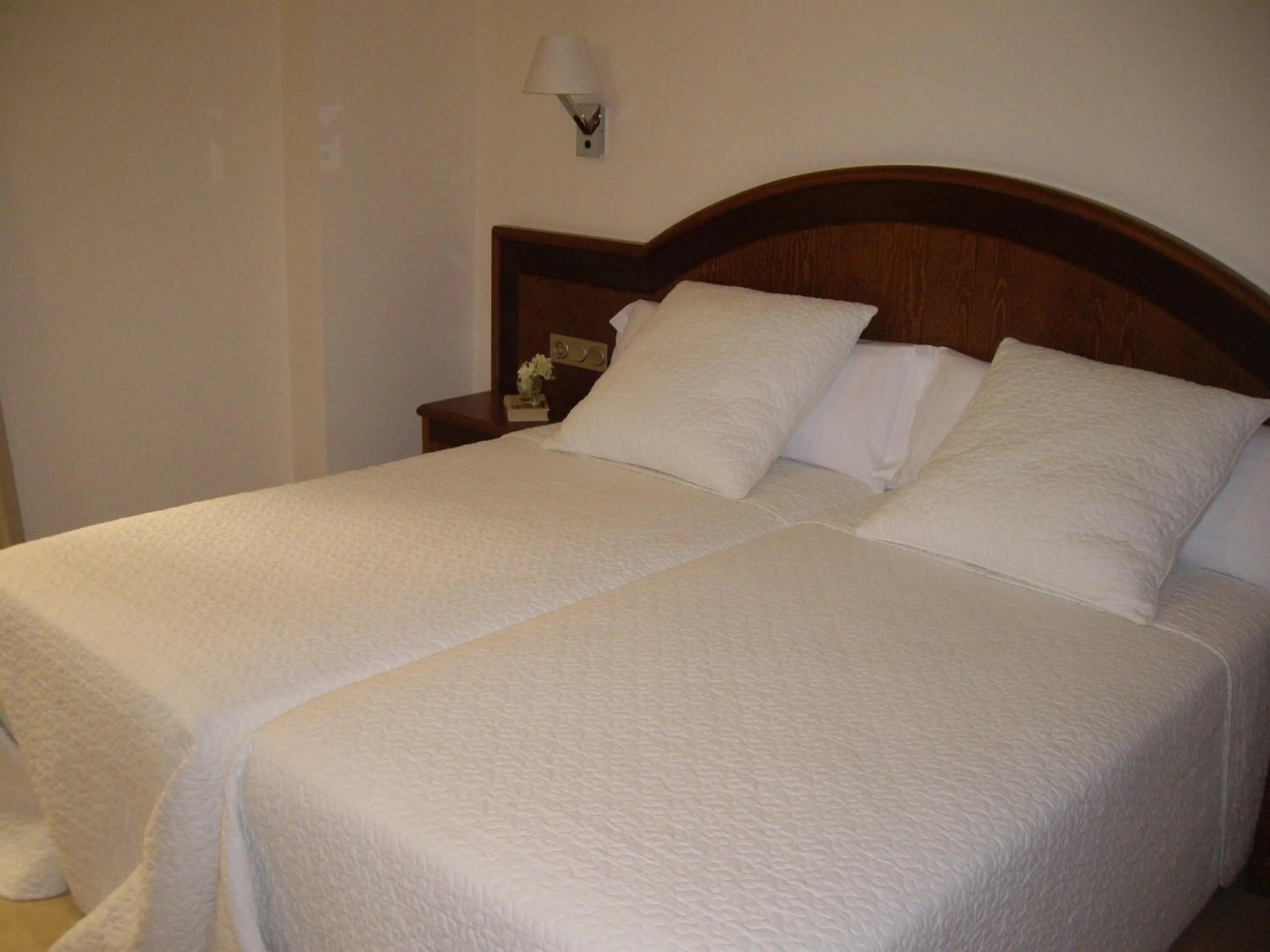 Bed in Hotel San Sebastián Hospedería