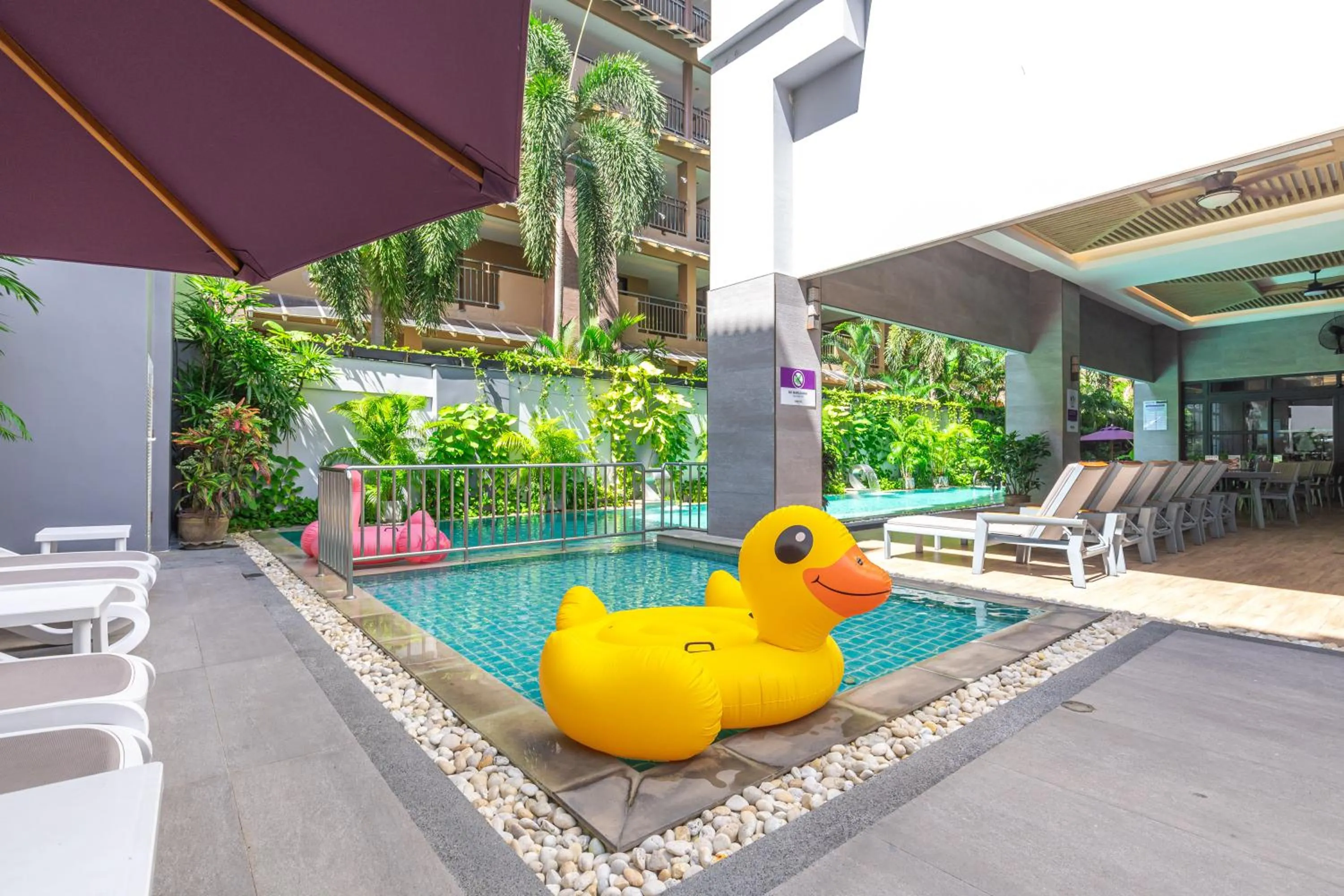 Swimming pool in WOOVO Phuket Patong - by Swandor