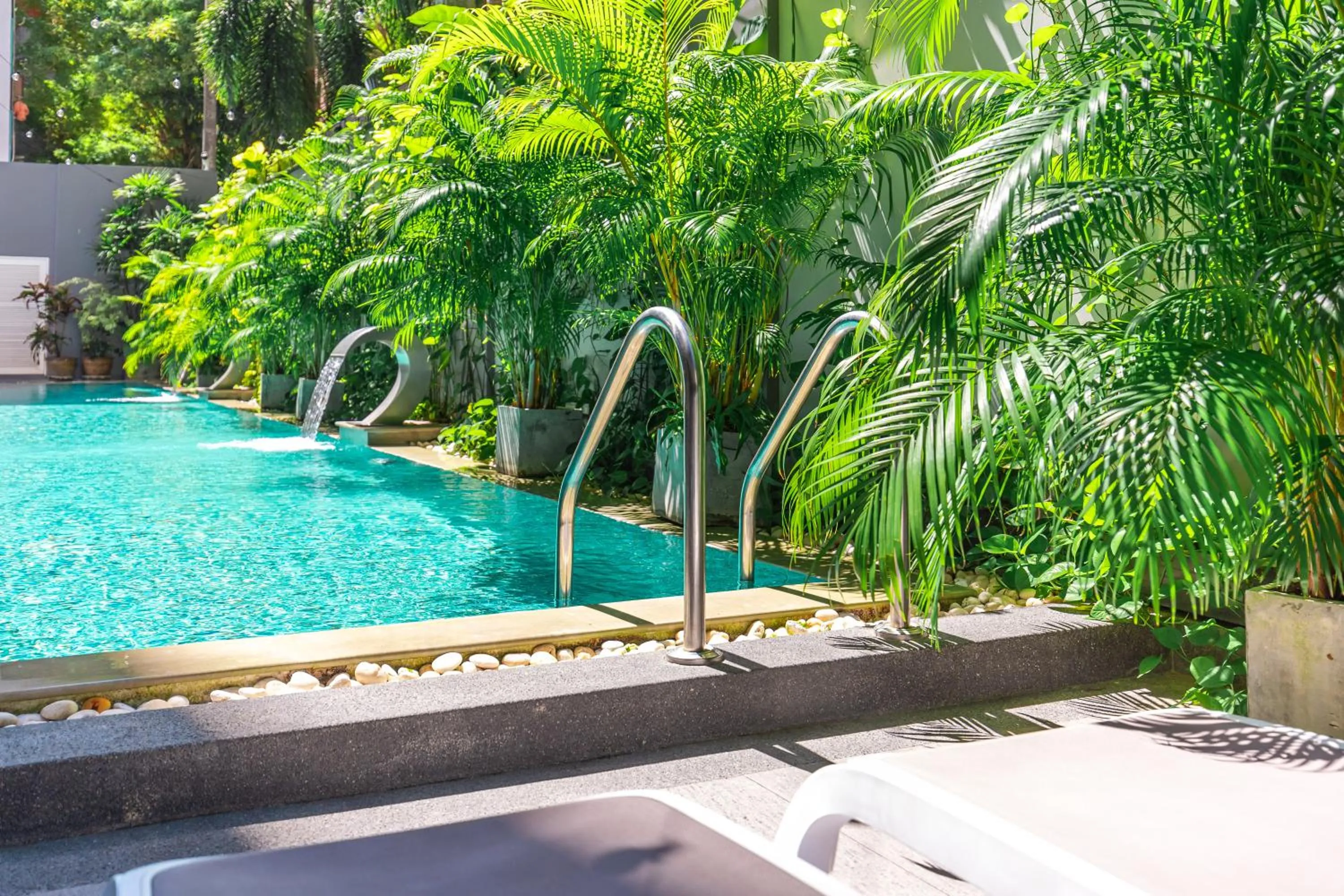 Swimming pool in WOOVO Phuket Patong - by Swandor