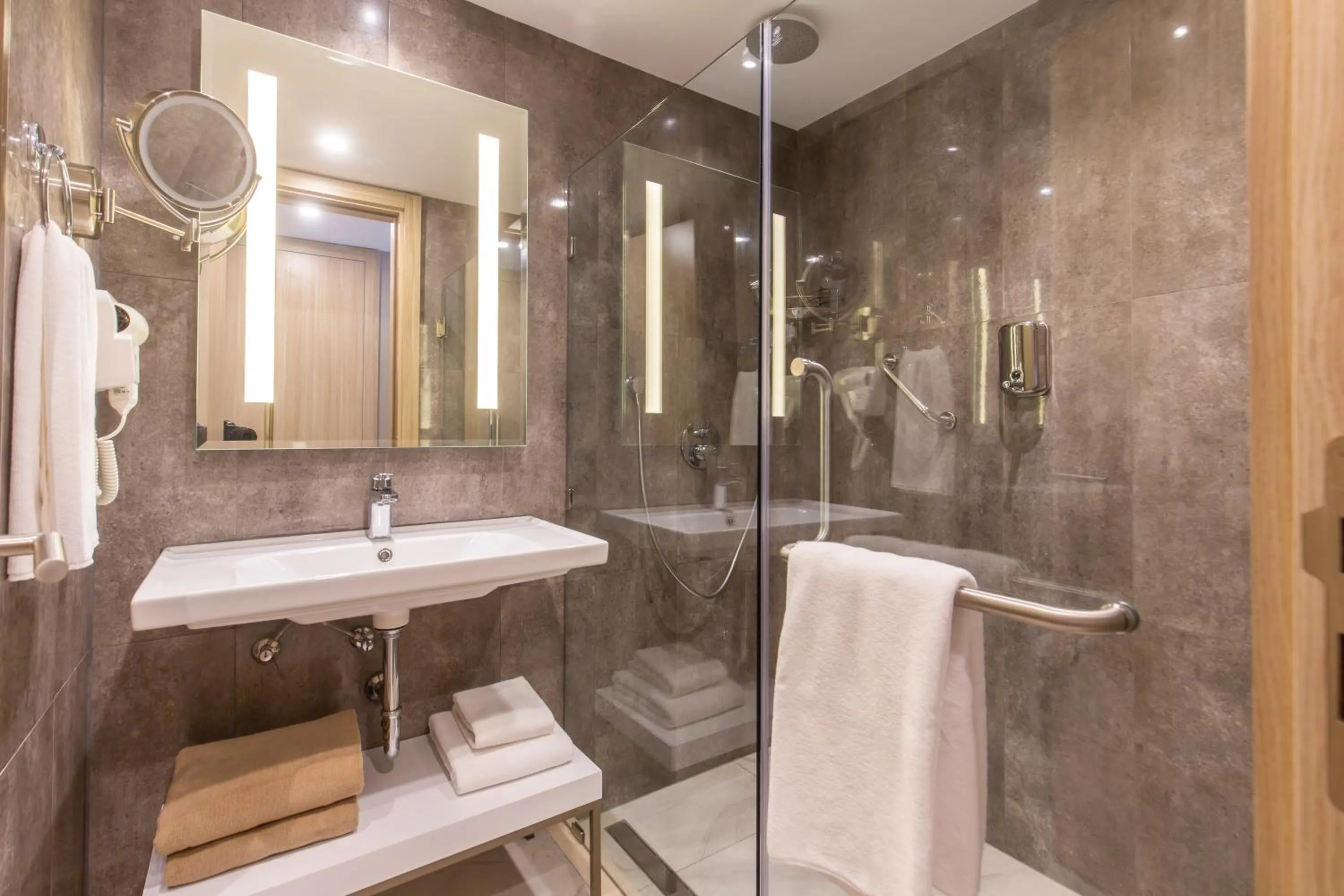 Bathroom in WOOVO Phuket Patong - by Swandor