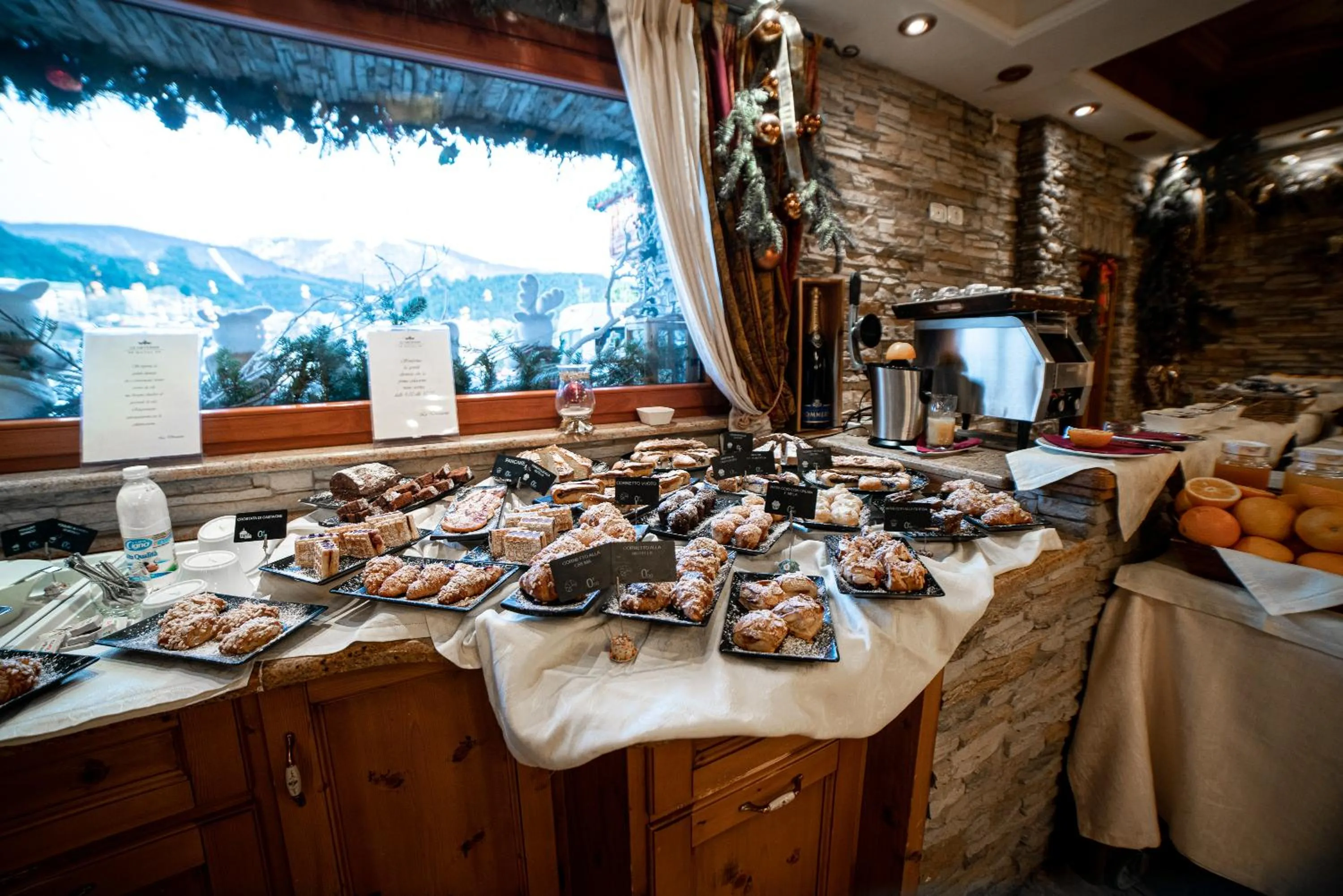 Buffet breakfast in Hotel Le Ortensie