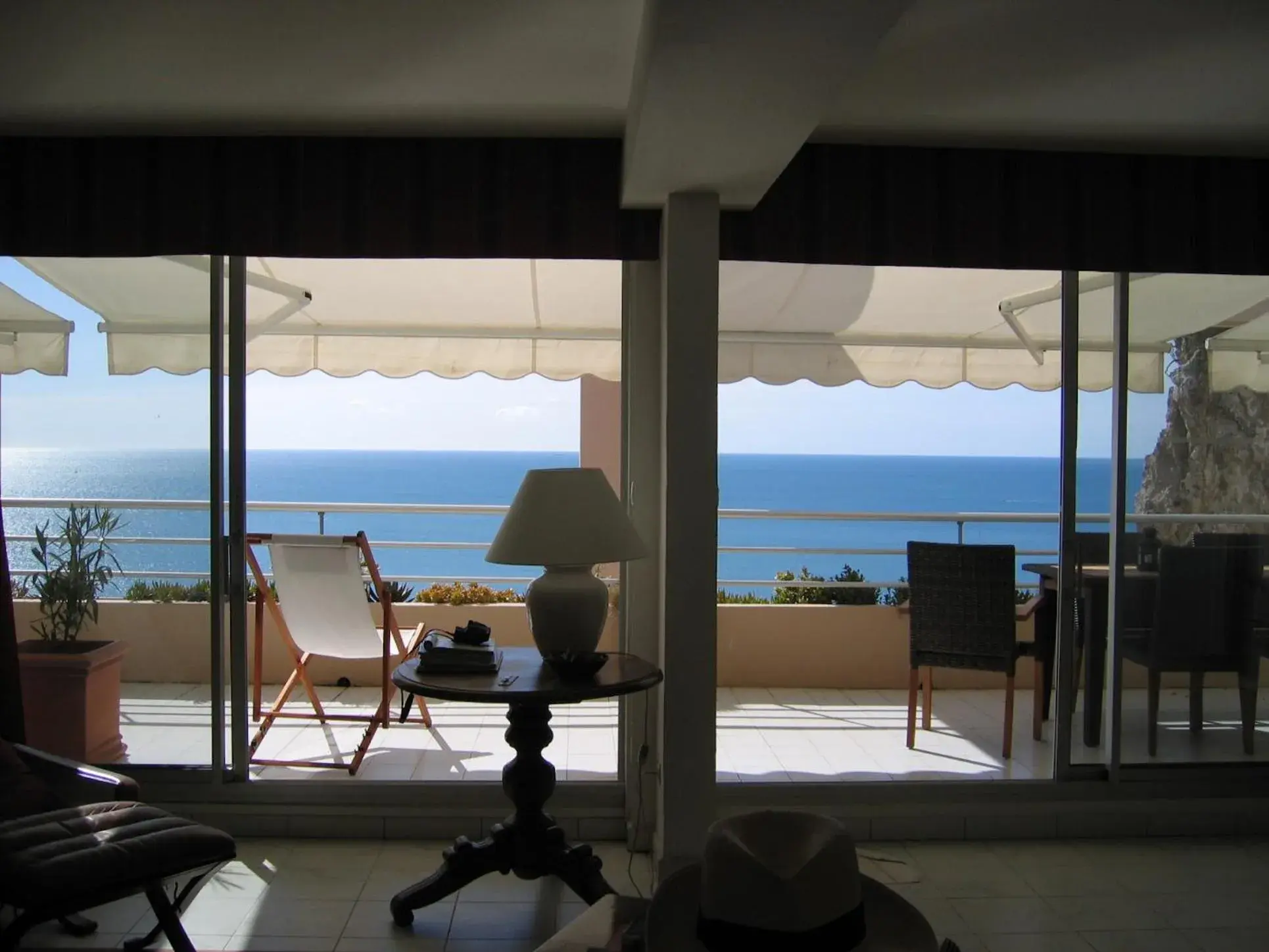 Luxury apartment facing the Mediterranean Luxury apartment facing the Mediterranean