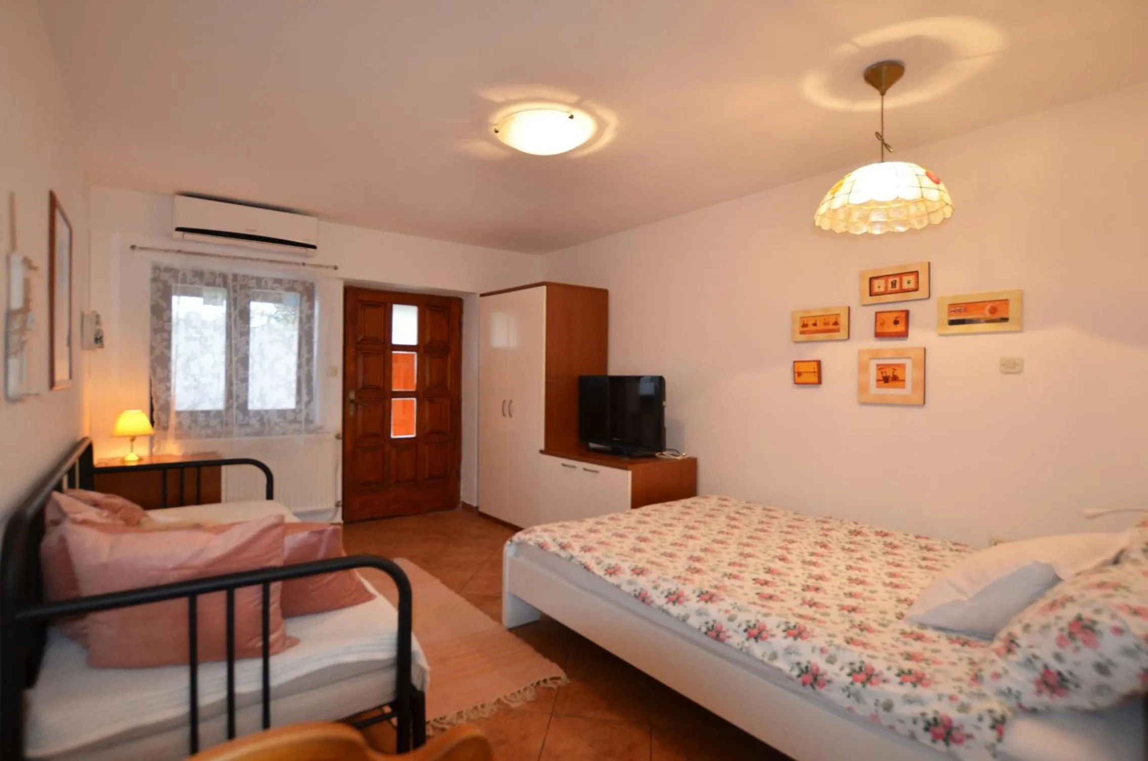 Living room, Bed in Apartments Greta