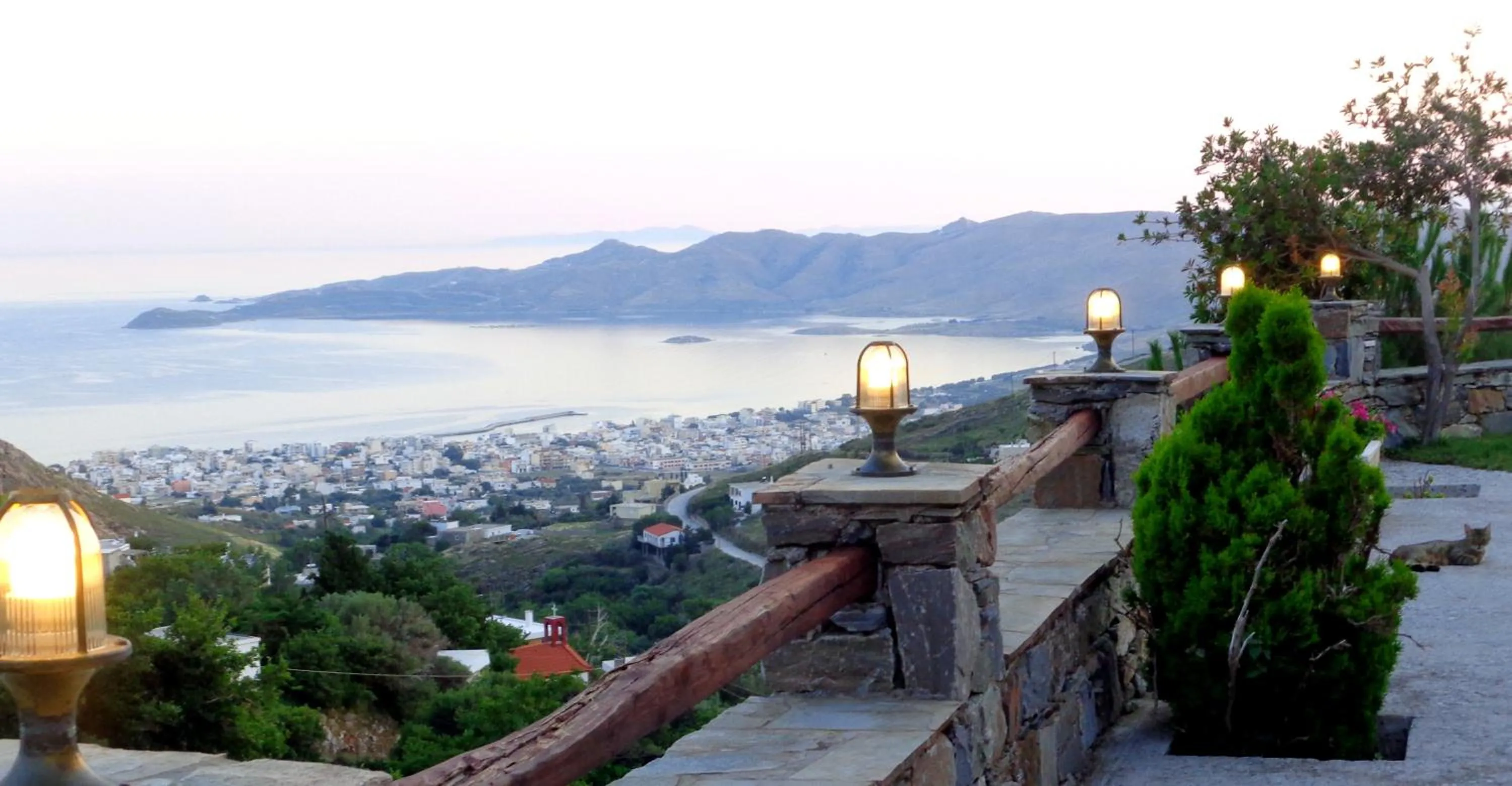Makronas Apartments