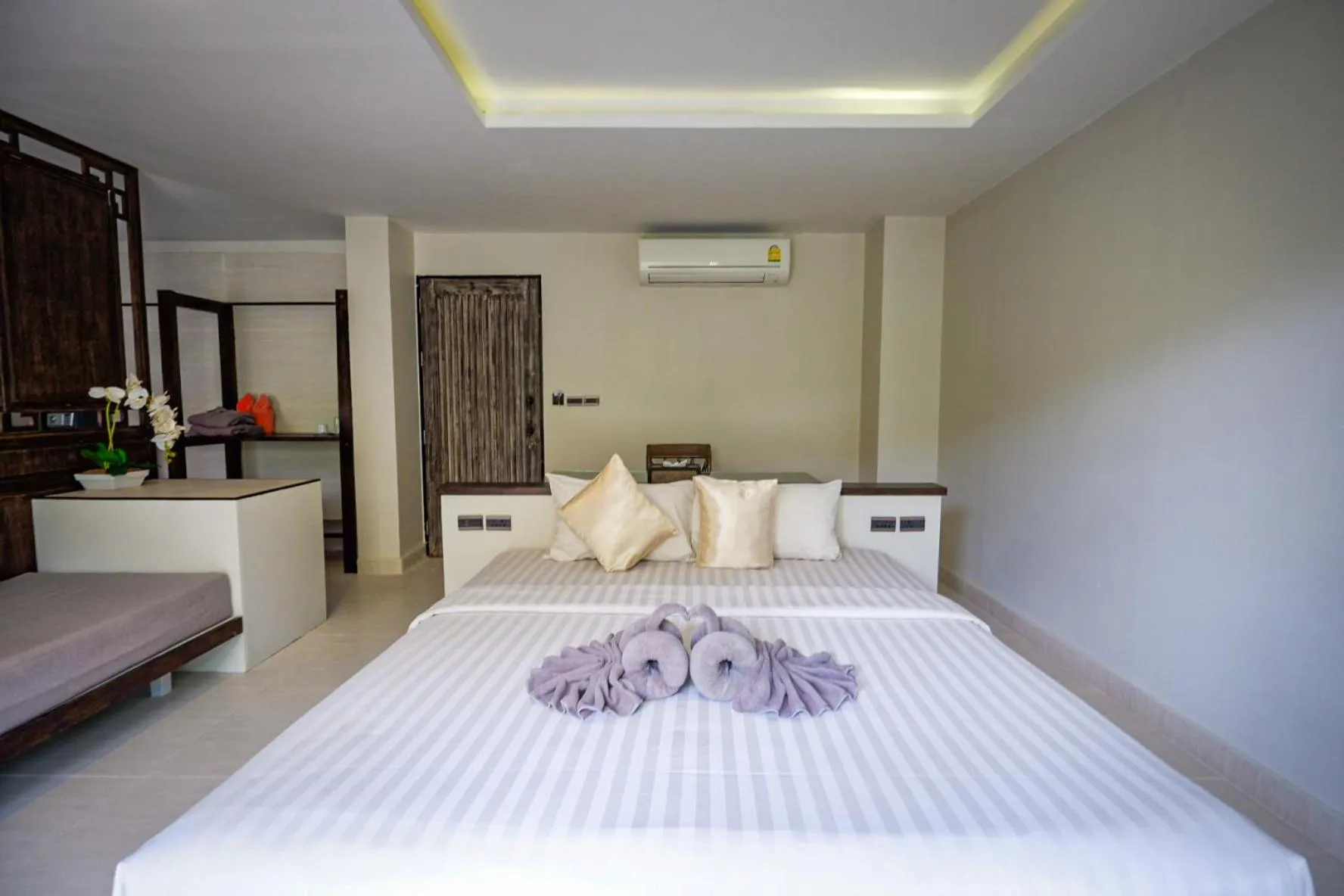 Bed in SriLanta Resort and Spa