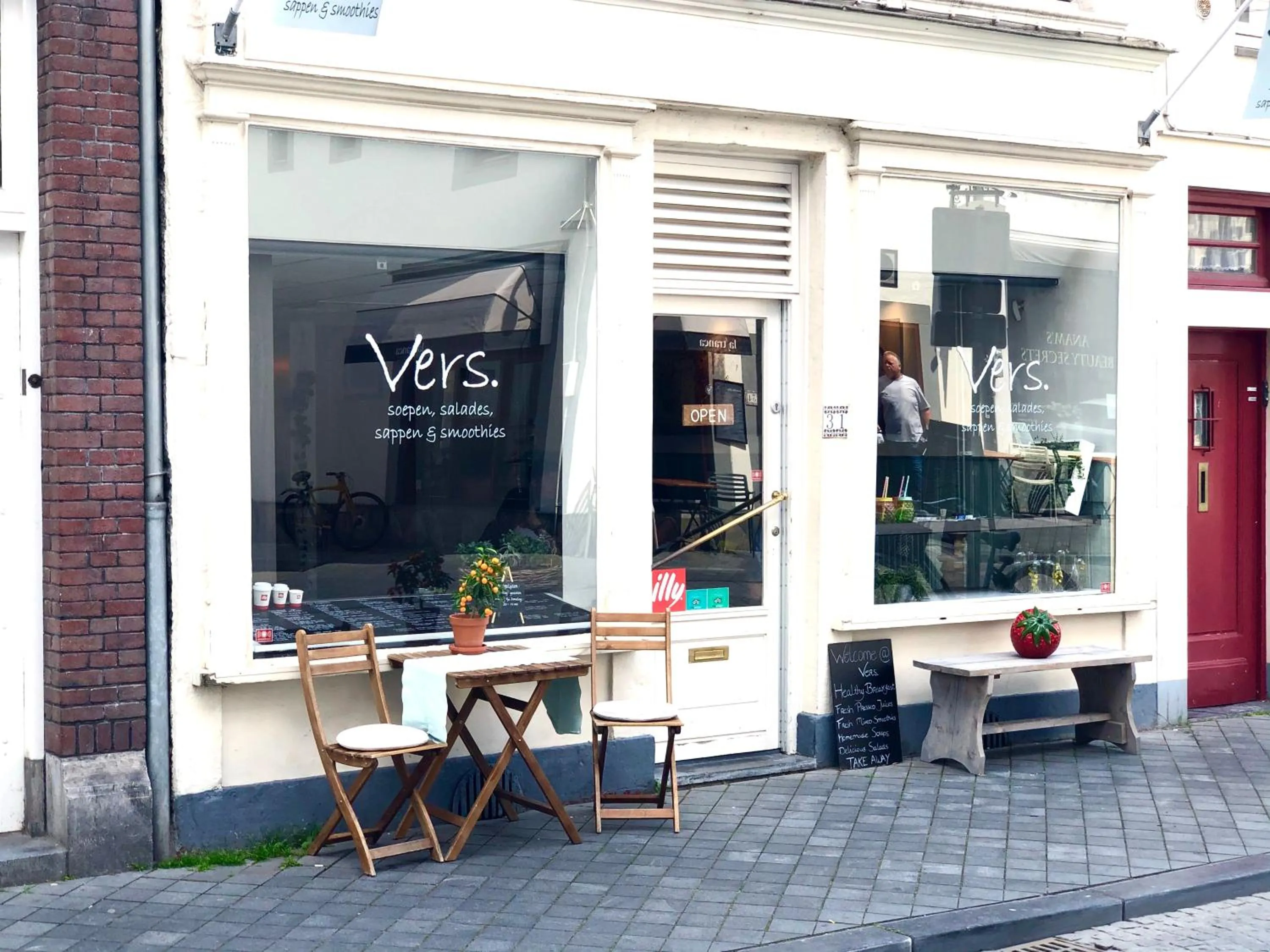 Breakfast in accademia00