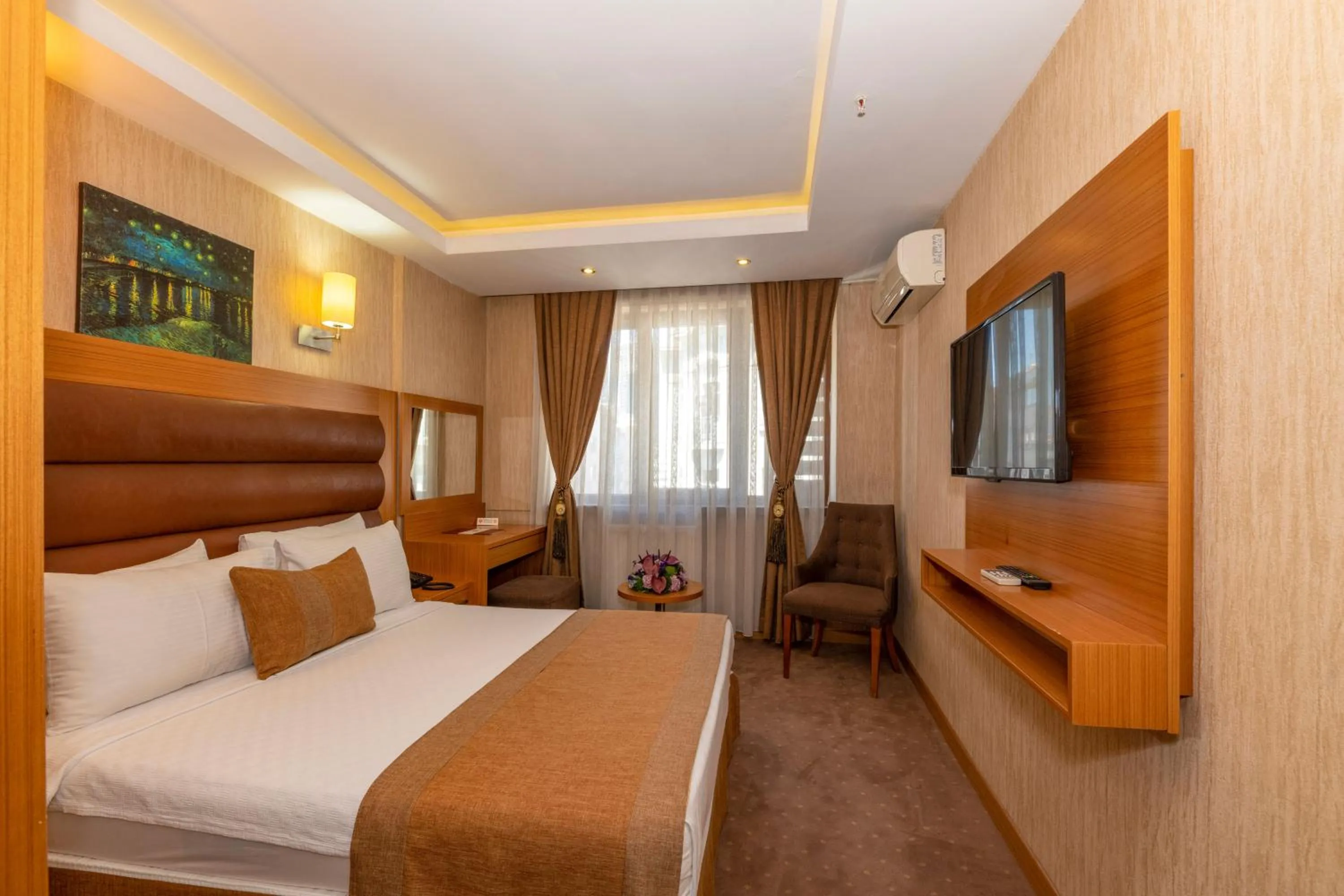 Photo of the whole room, Bed in Regno Hotel