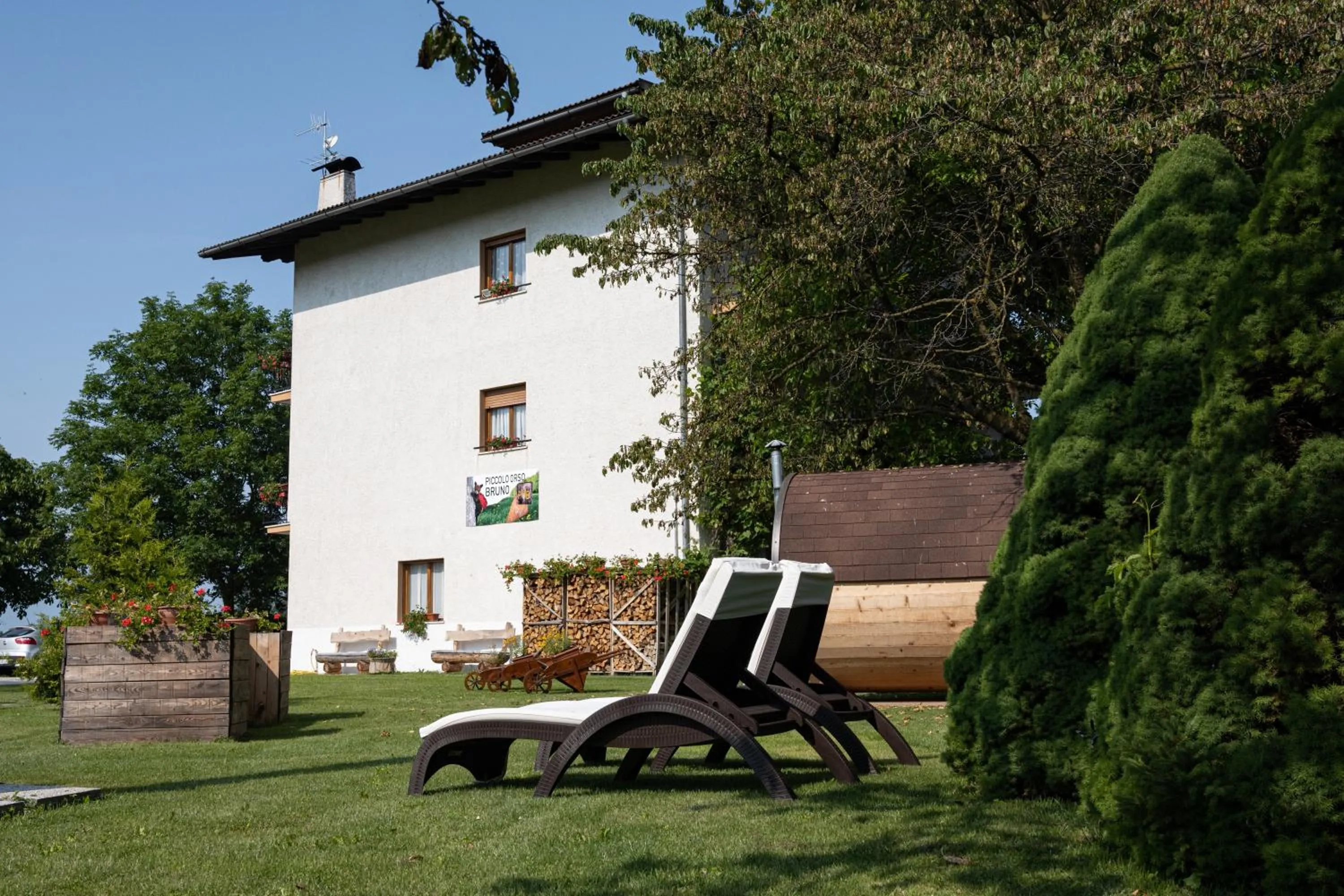 Property building in Piccolo Orso Bruno