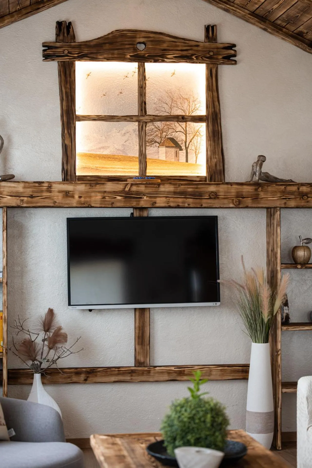 Communal lounge/ TV room in Piccolo Orso Bruno