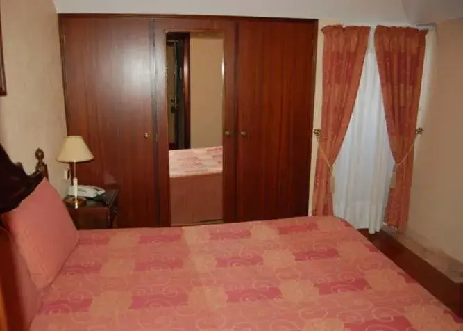 Economy Double Room in Hotel Jardim Economy Double Room in Hotel Jardim