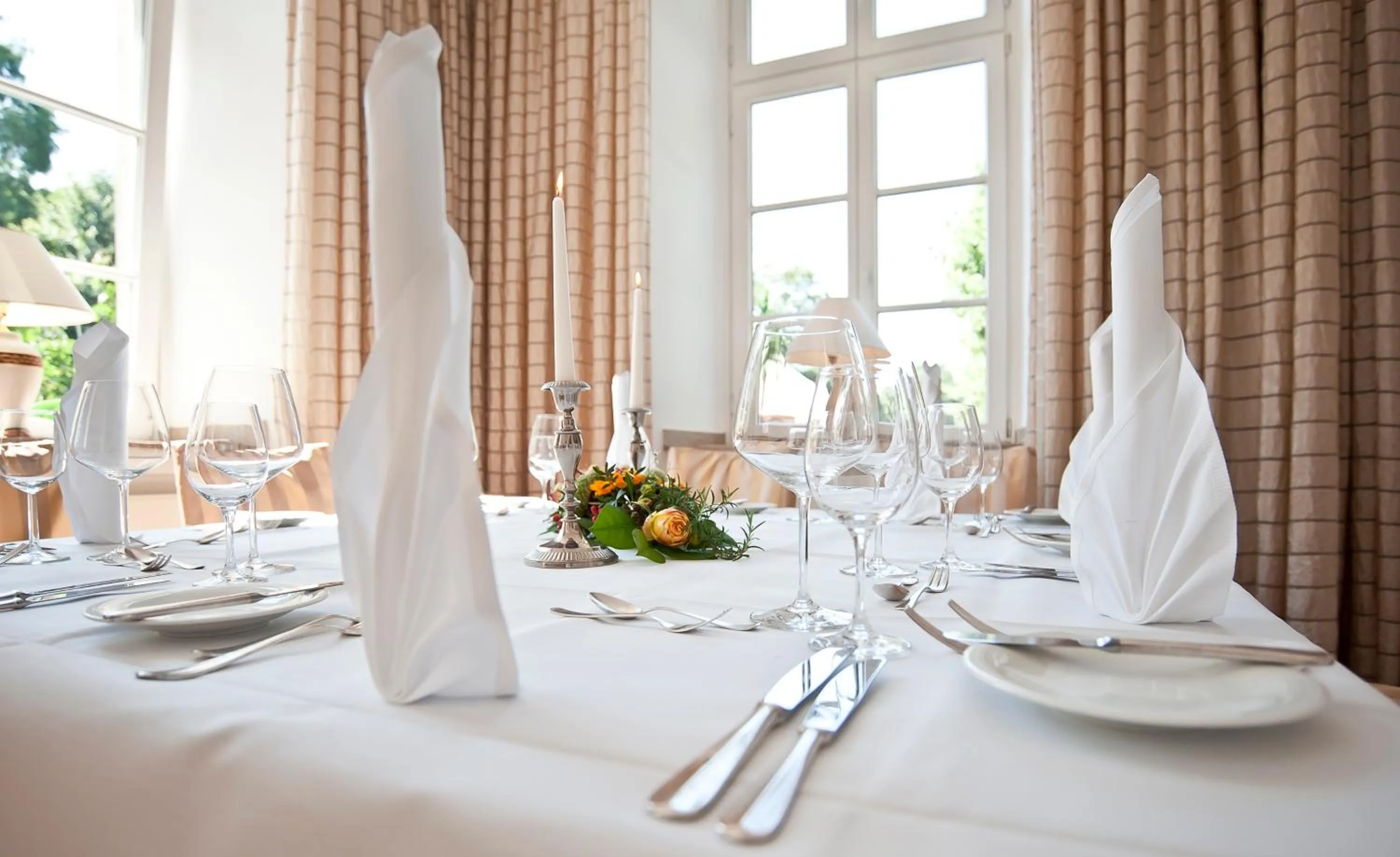 Restaurant/places to eat in Schloss Berge