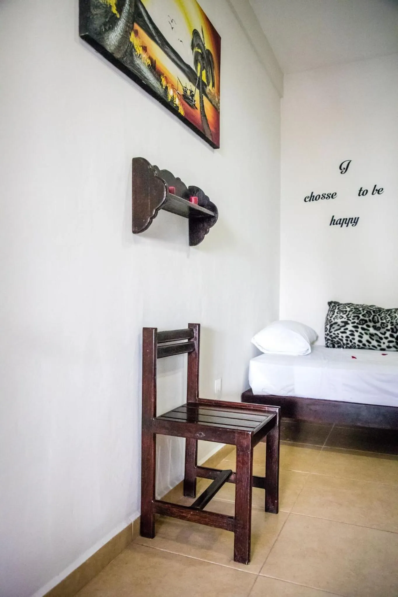 Photo of the whole room, Bed in Moonshine Hotel