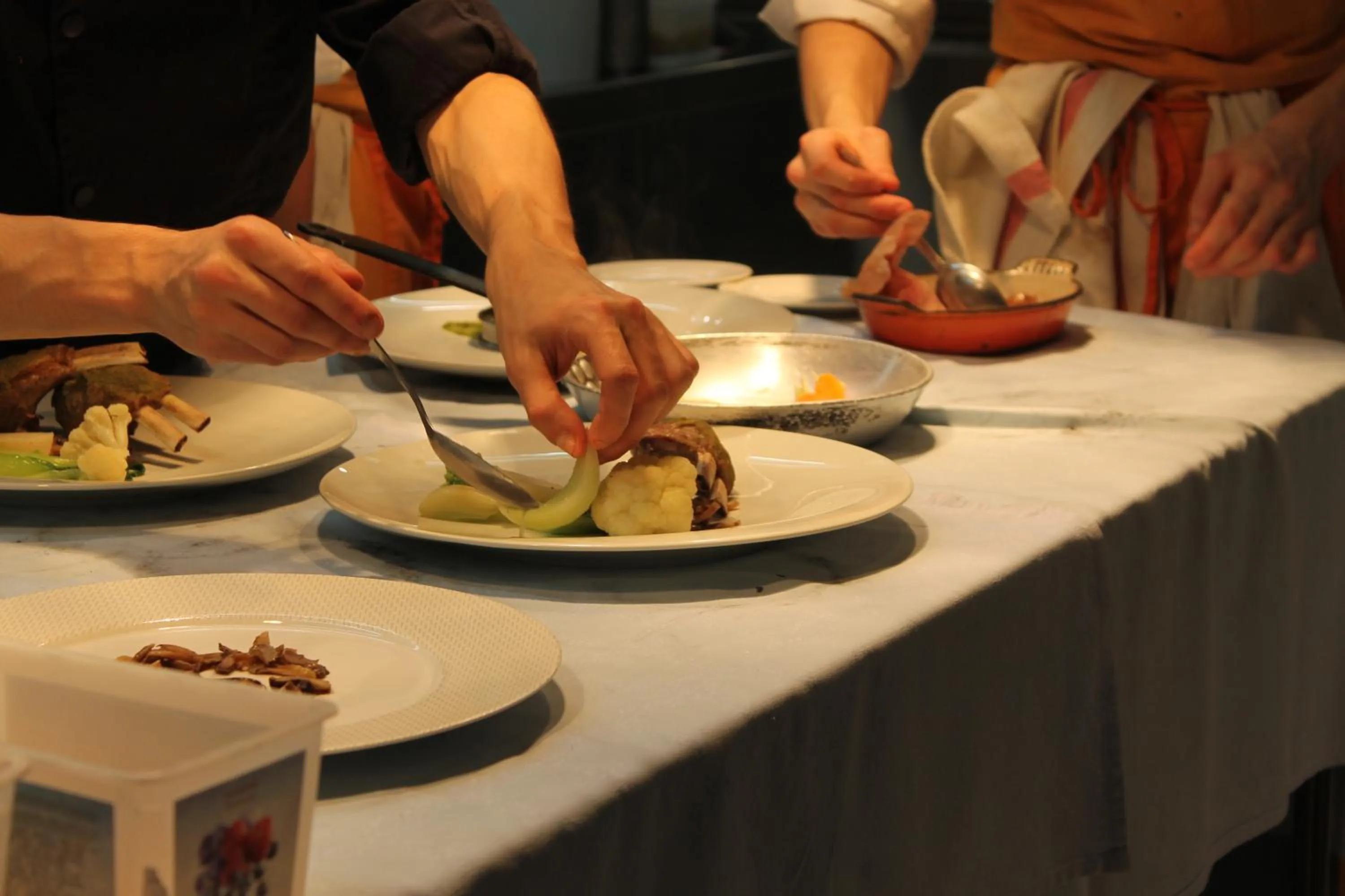 kitchen in Hôtel Restaurant Logis Auberge Sundgovienne