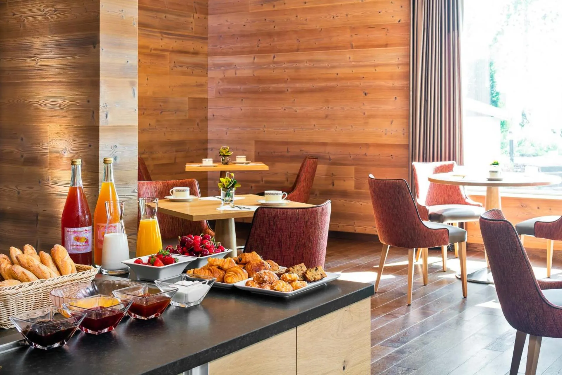 Breakfast in Hôtel Restaurant Logis Auberge Sundgovienne