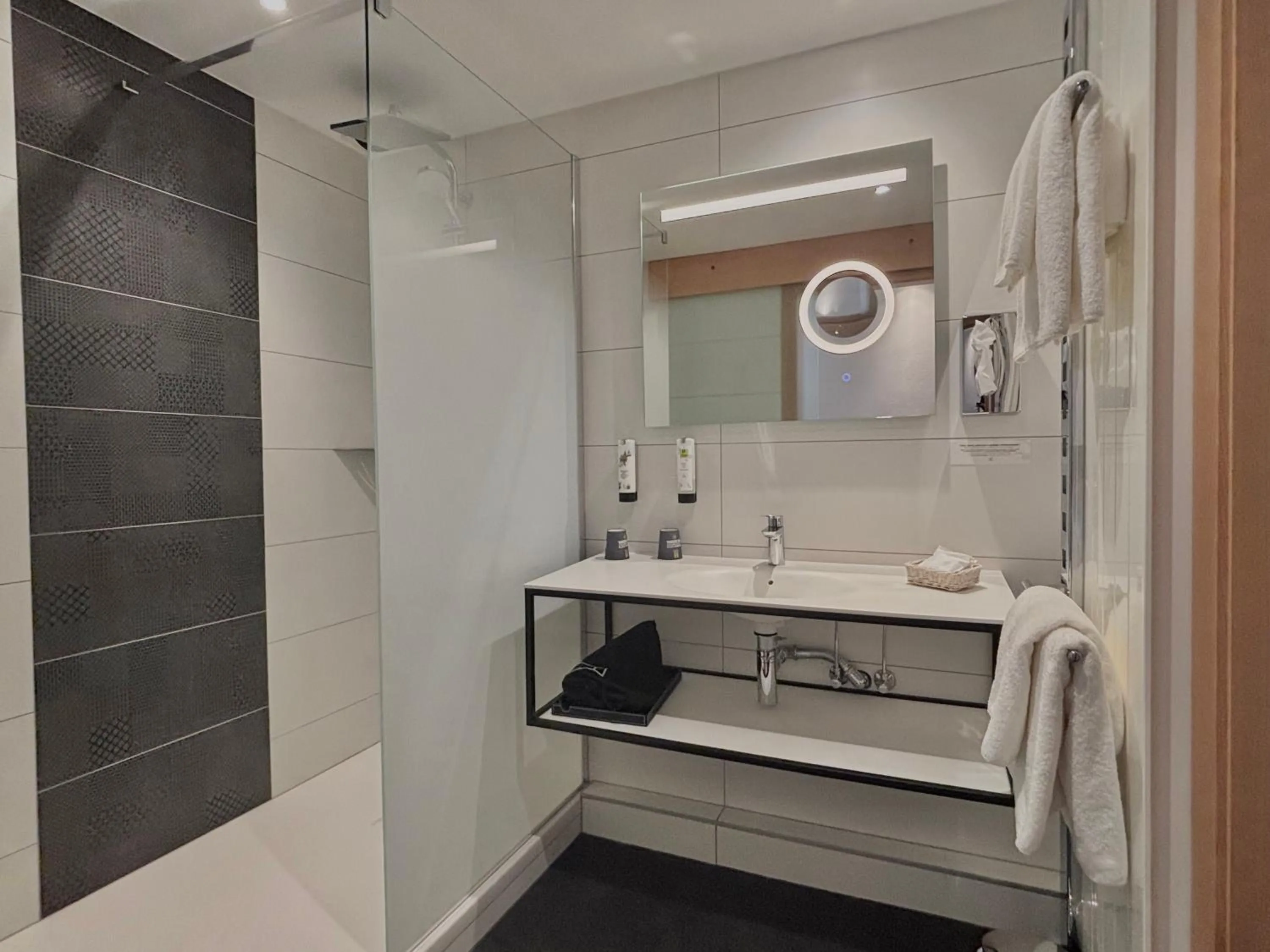 Bathroom in Hôtel Restaurant Logis Auberge Sundgovienne