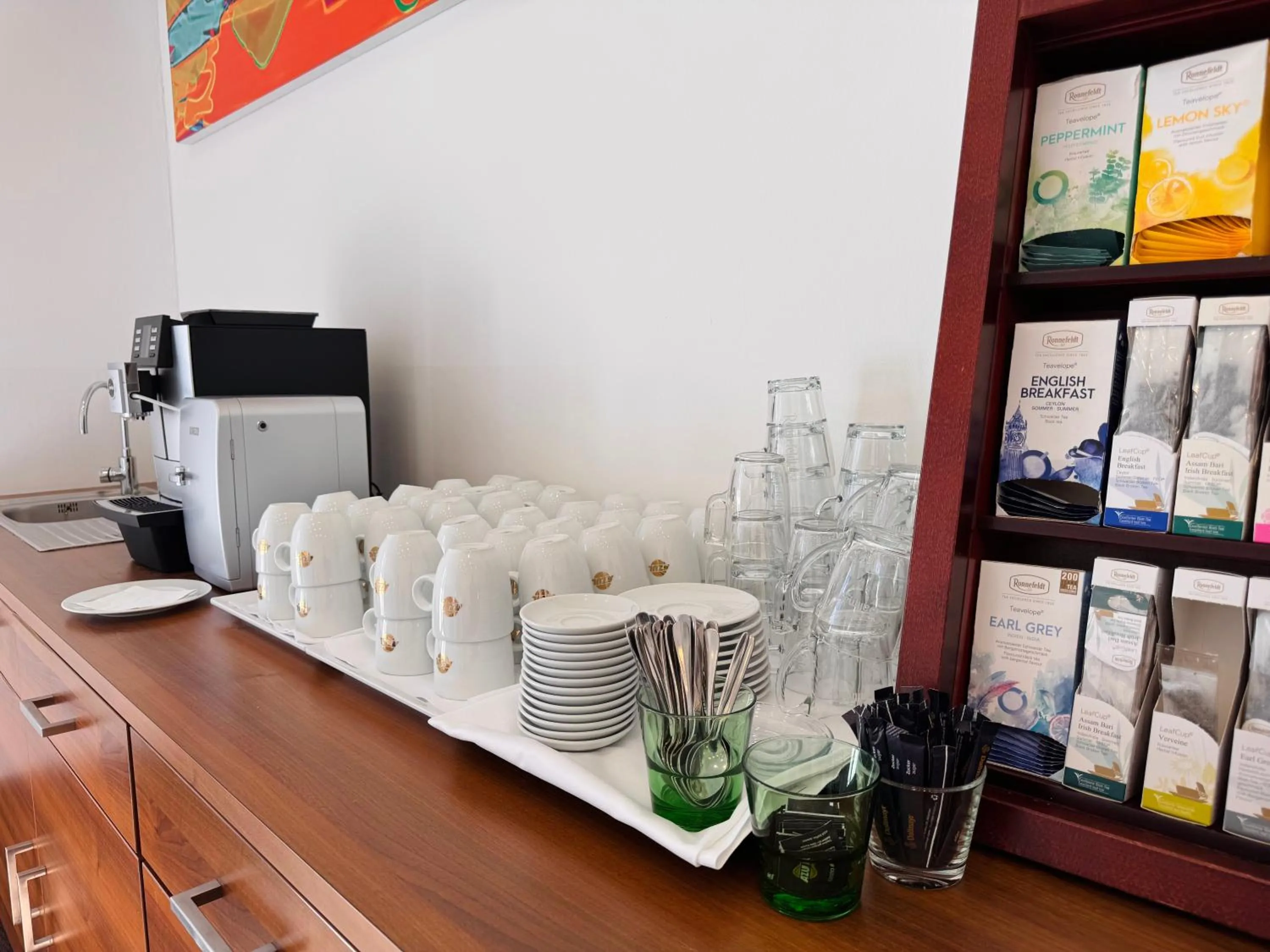 Coffee/tea facilities in Hotel Spirodom