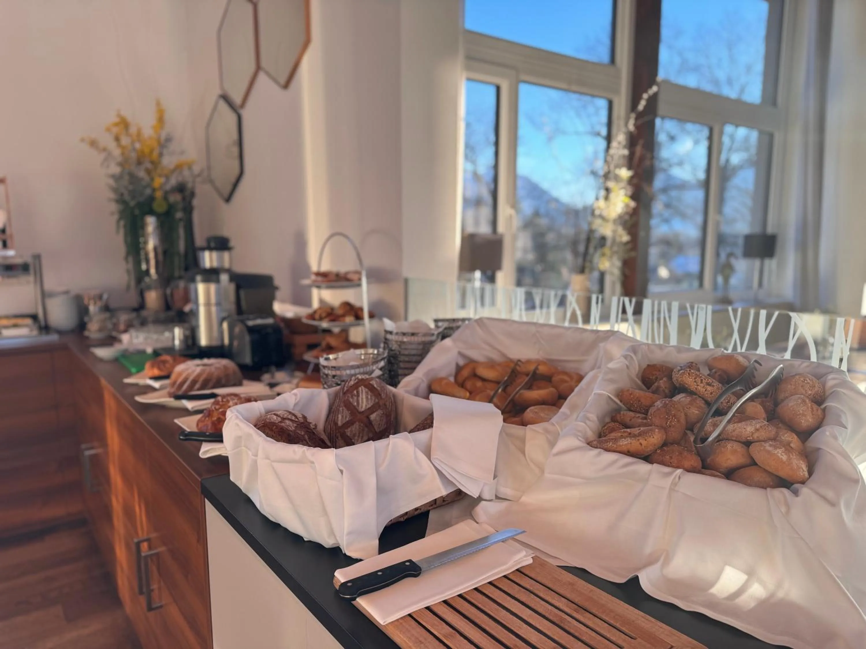 Buffet breakfast in Hotel Spirodom