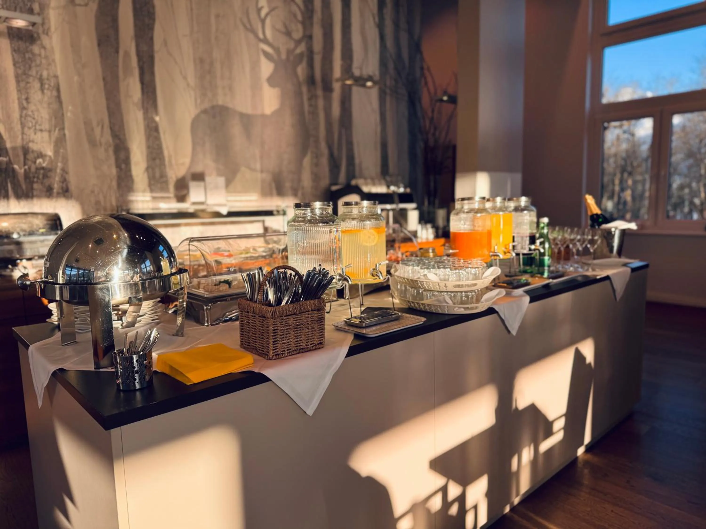 Buffet breakfast in Hotel Spirodom