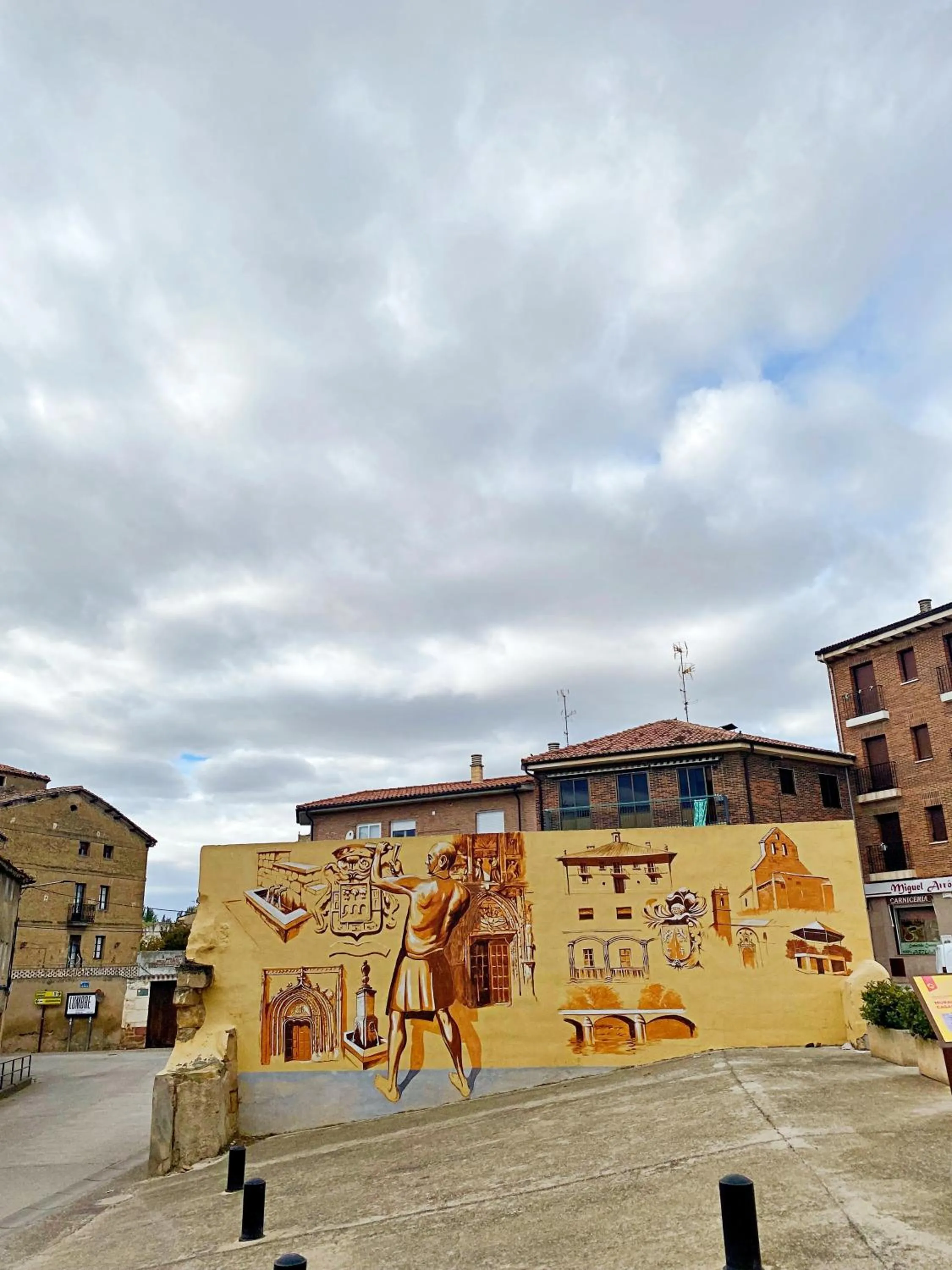 Nearby landmark in Hotel Entrerailes