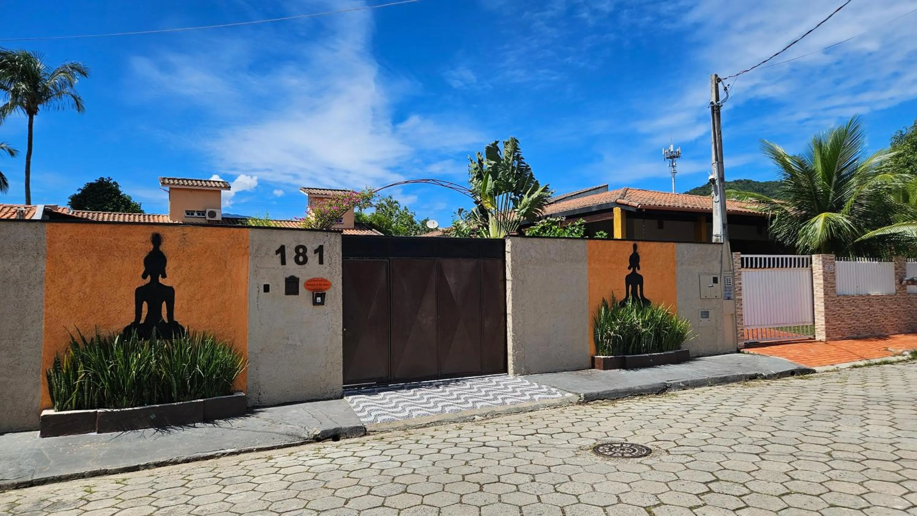 Pousada e SPA Shiva São Sebastião 200mts da praia