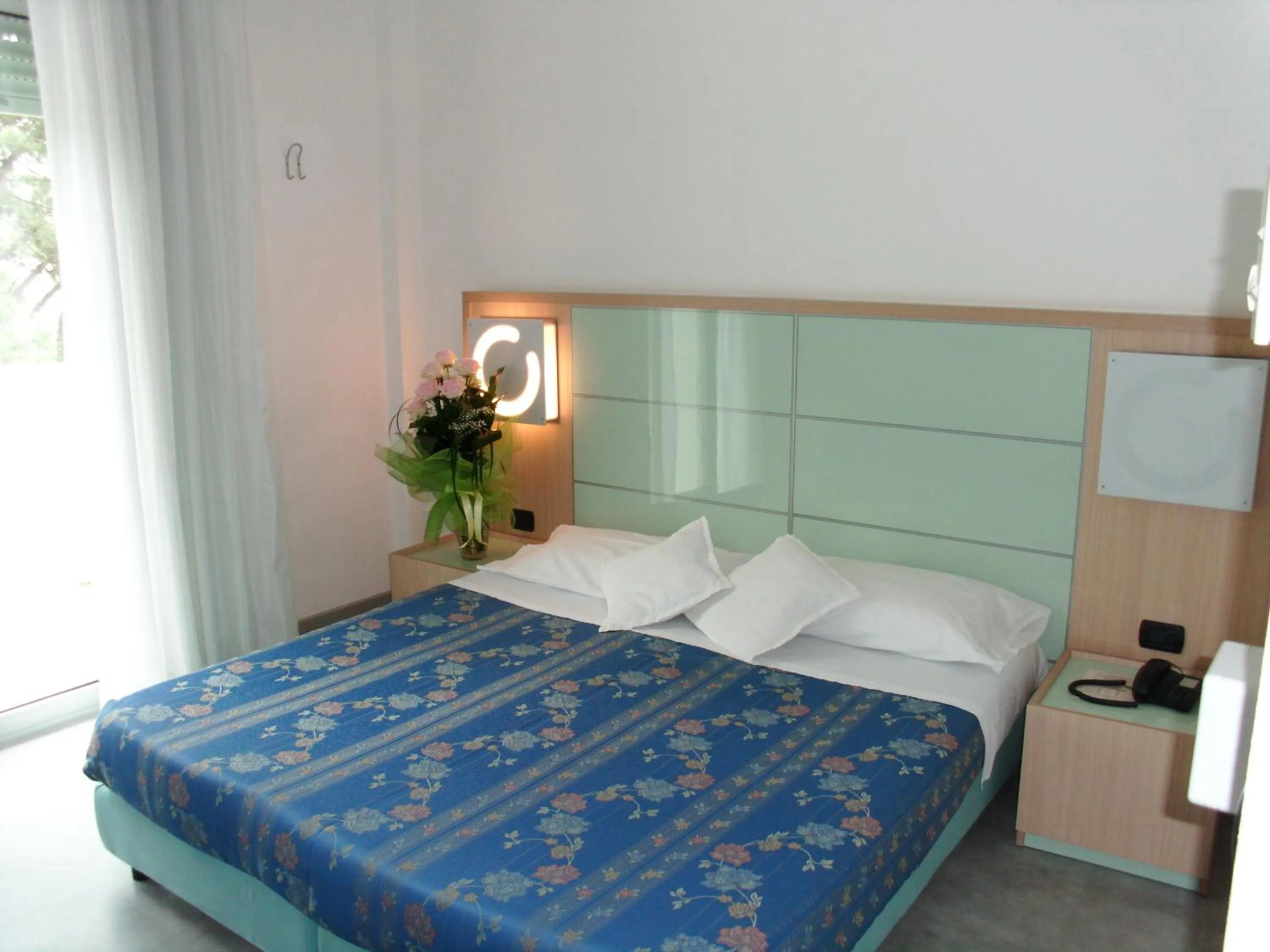 Bedroom, Bed in Hotel Sahara