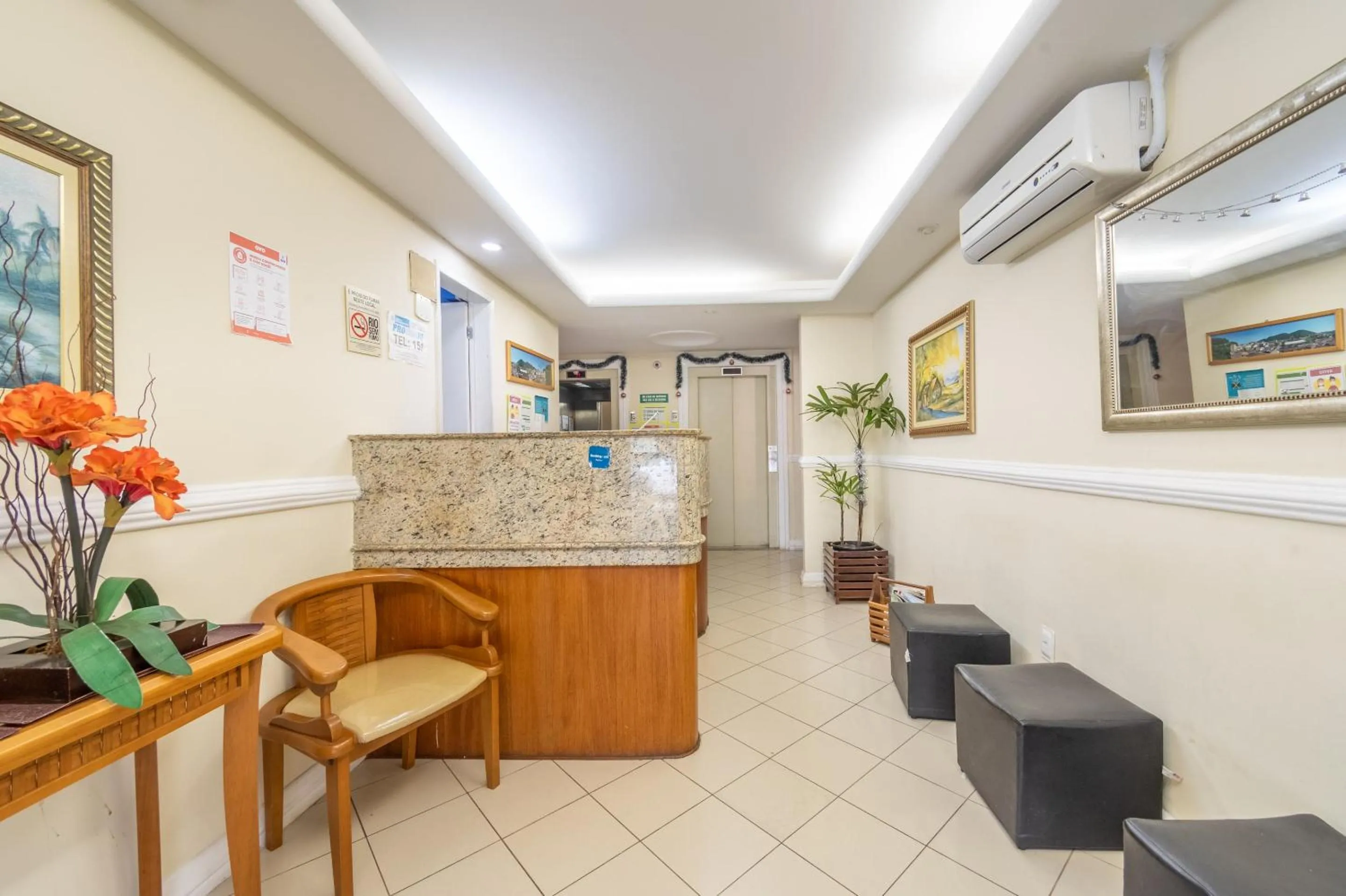Lobby or reception in OYO Residencial Itacuruçá Apart Hotel, Mangaratiba