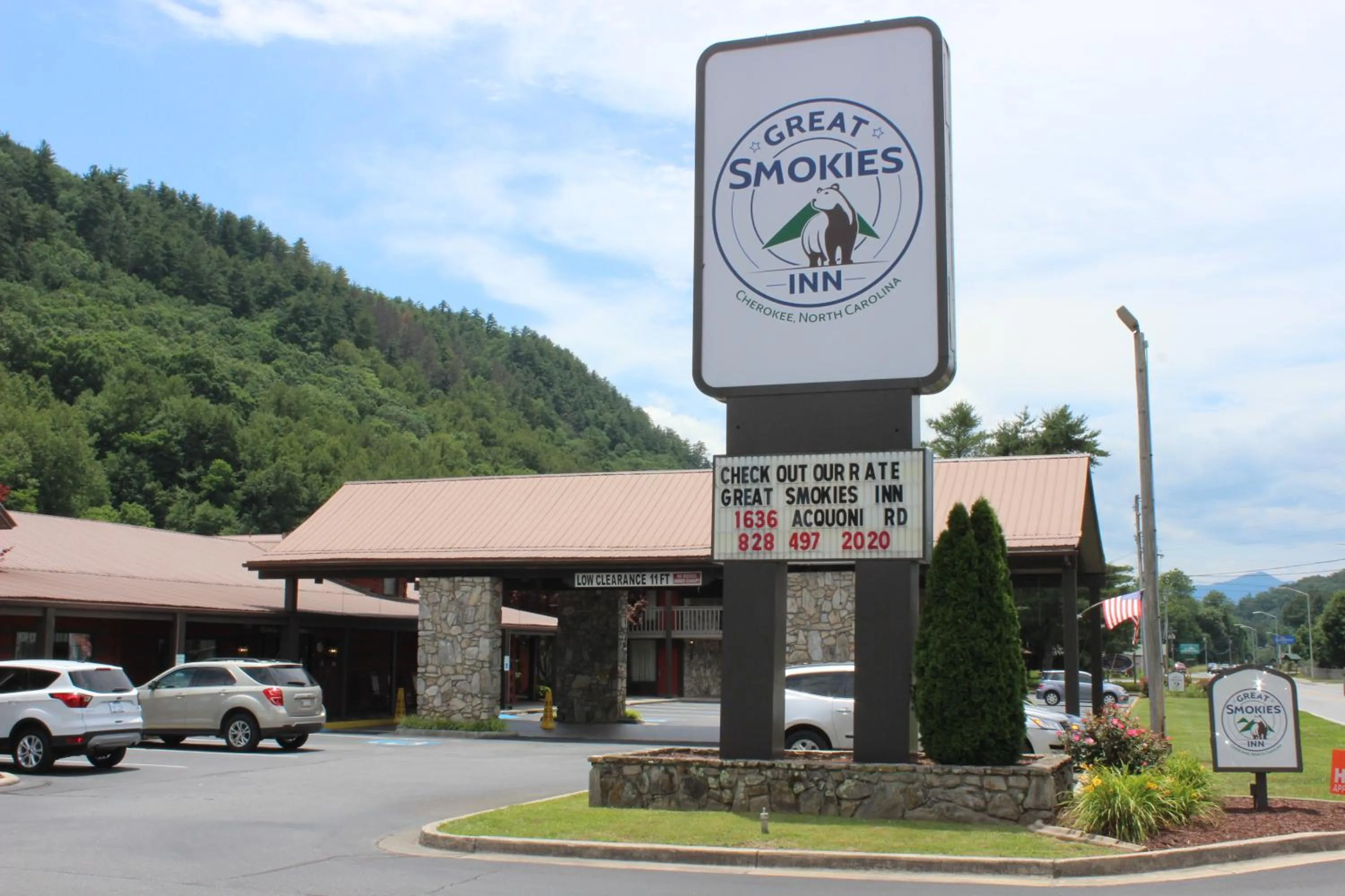 Property logo or sign in Great Smokies Inn - Cherokee