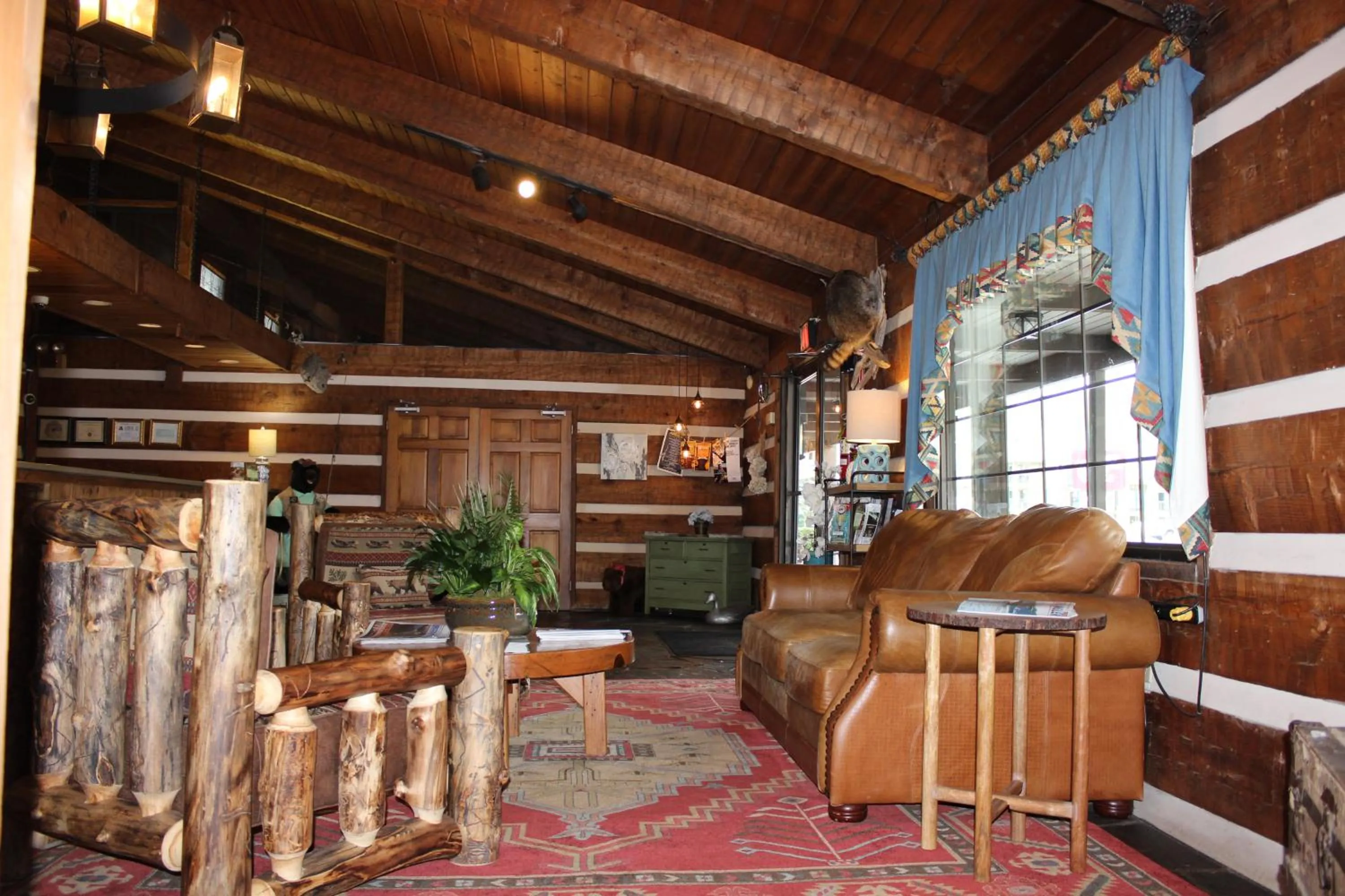 Lobby or reception in Great Smokies Inn - Cherokee