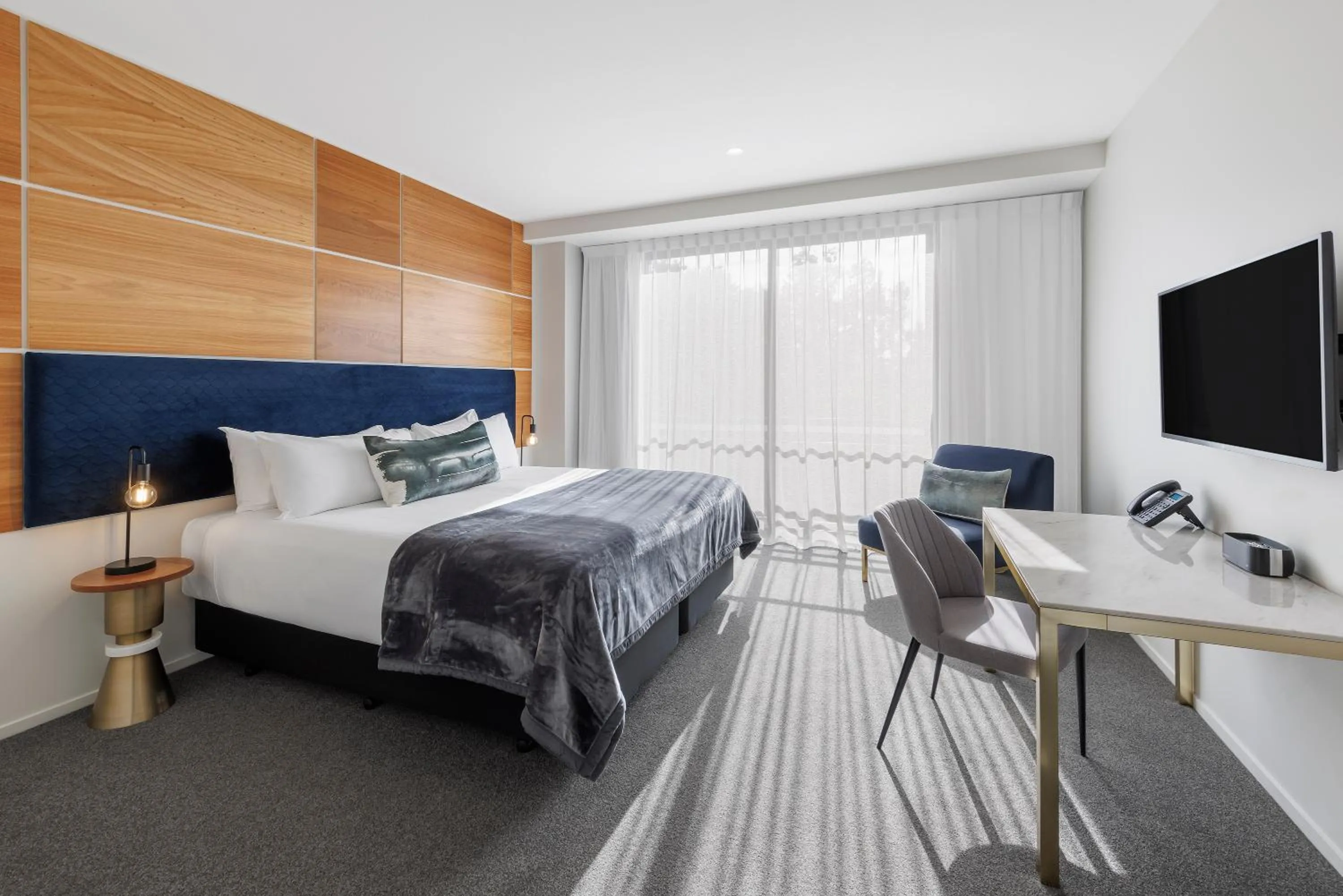 Bed in Hidden Lake Hotel & Apartments