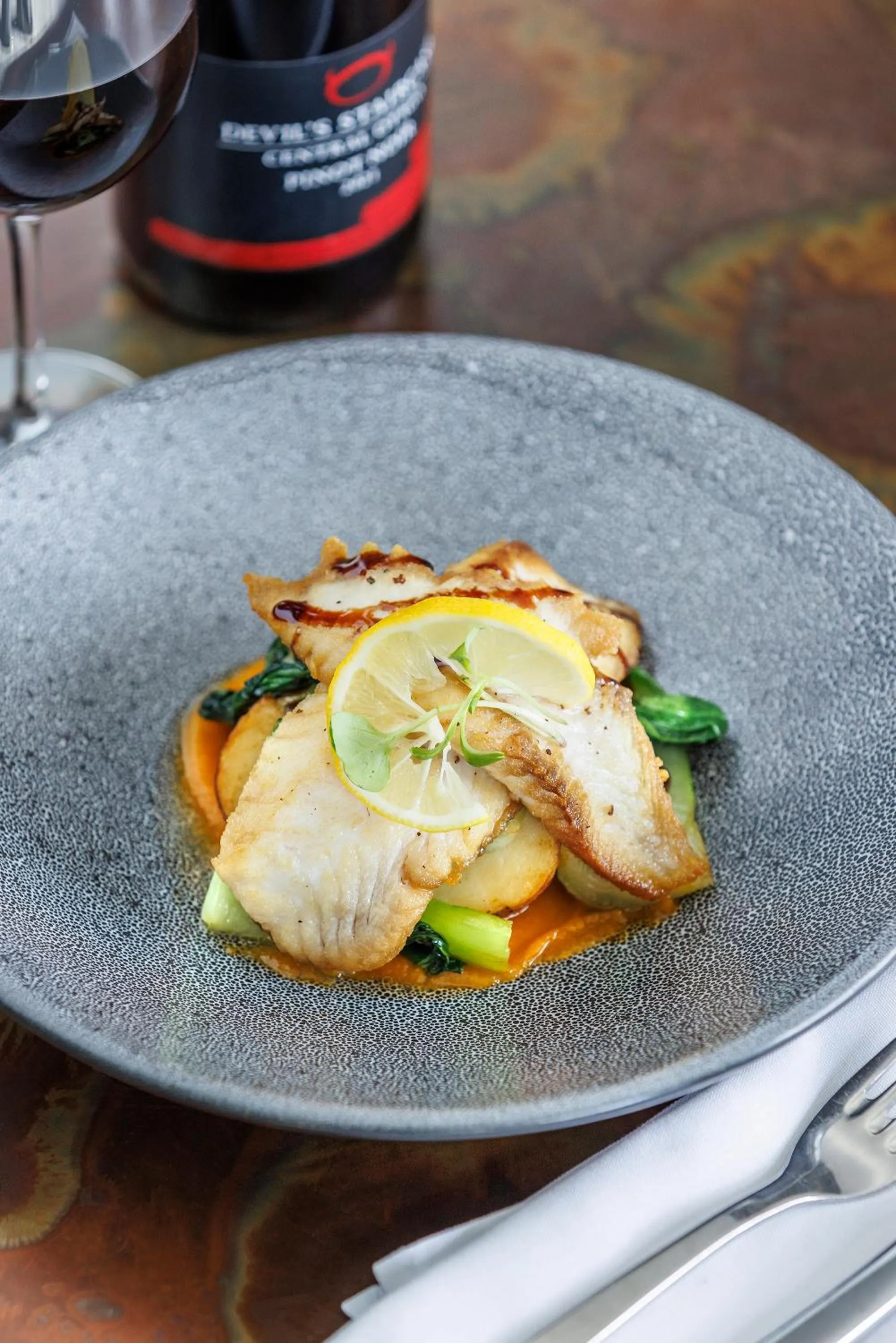 Restaurant/places to eat in Hidden Lake Hotel & Apartments