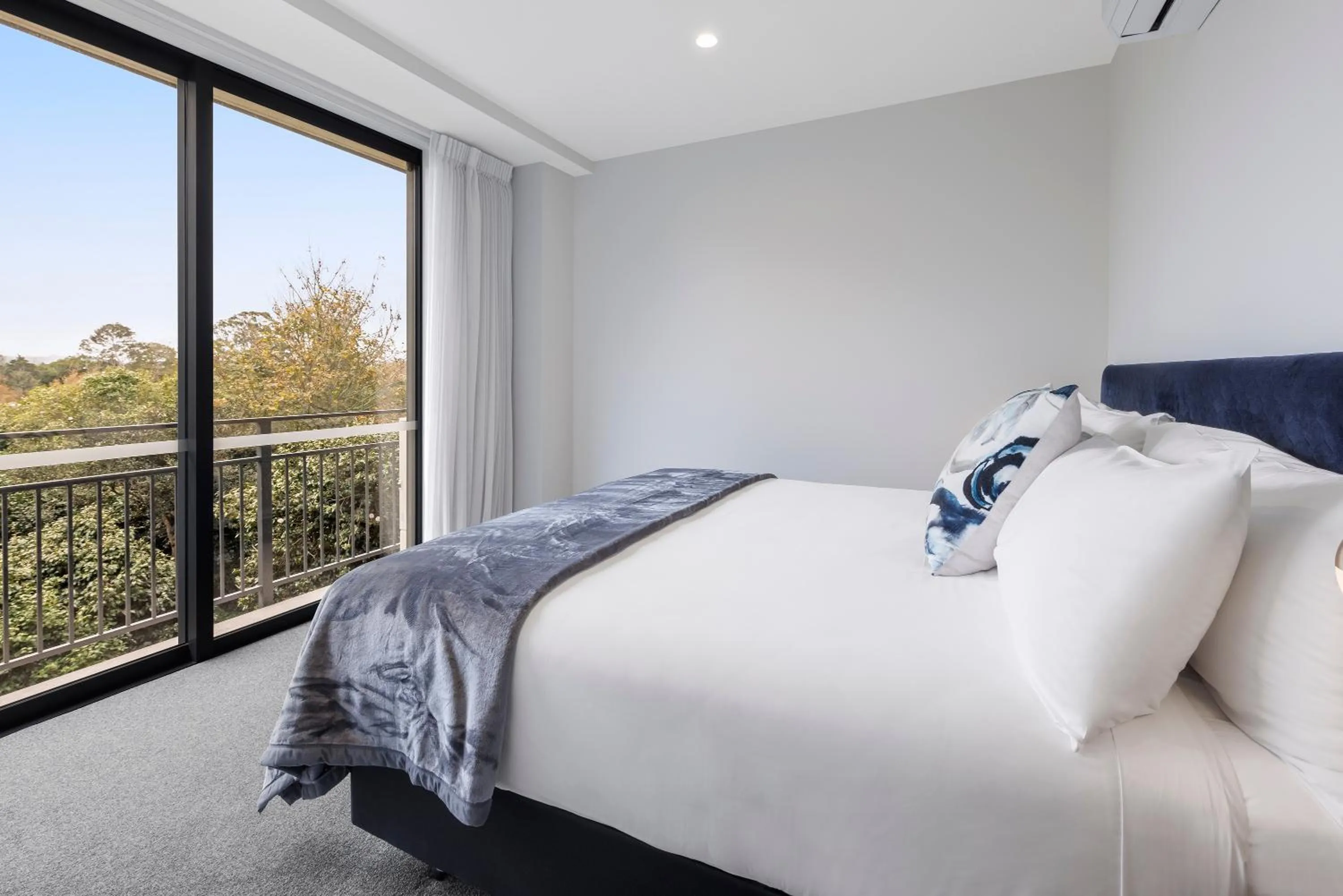 Bed in Hidden Lake Hotel & Apartments