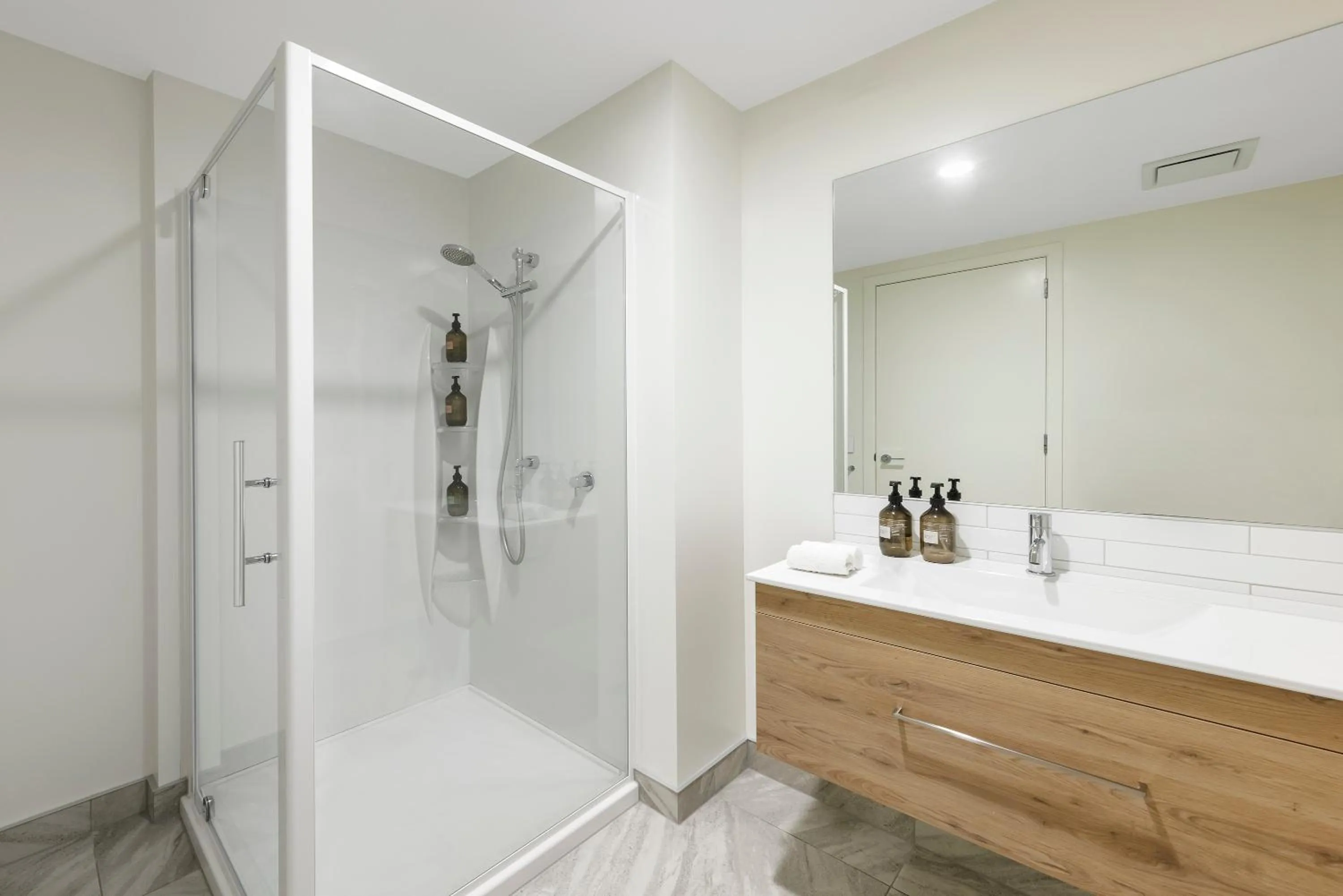 Bathroom in Hidden Lake Hotel & Apartments