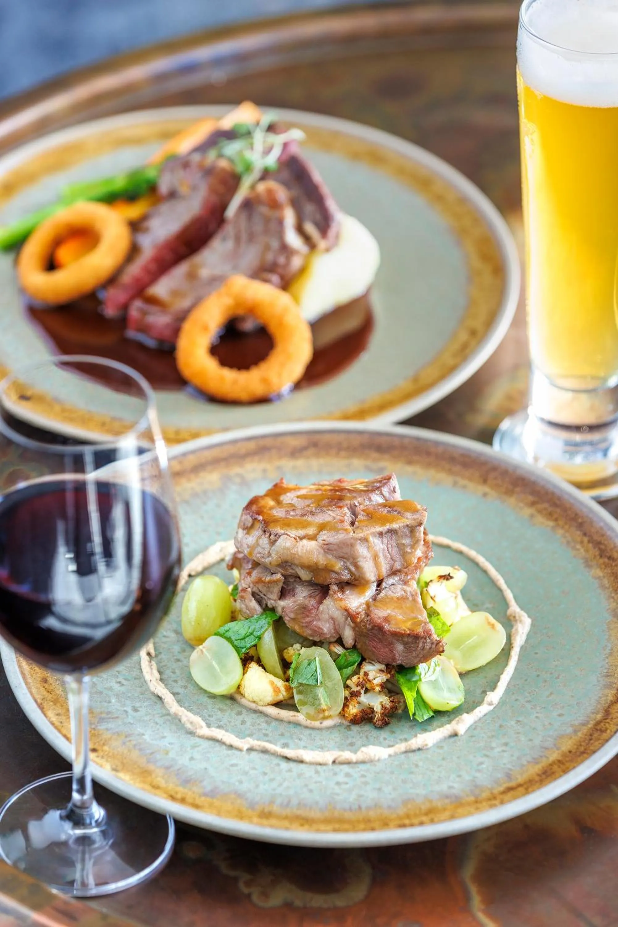 Restaurant/places to eat in Hidden Lake Hotel & Apartments