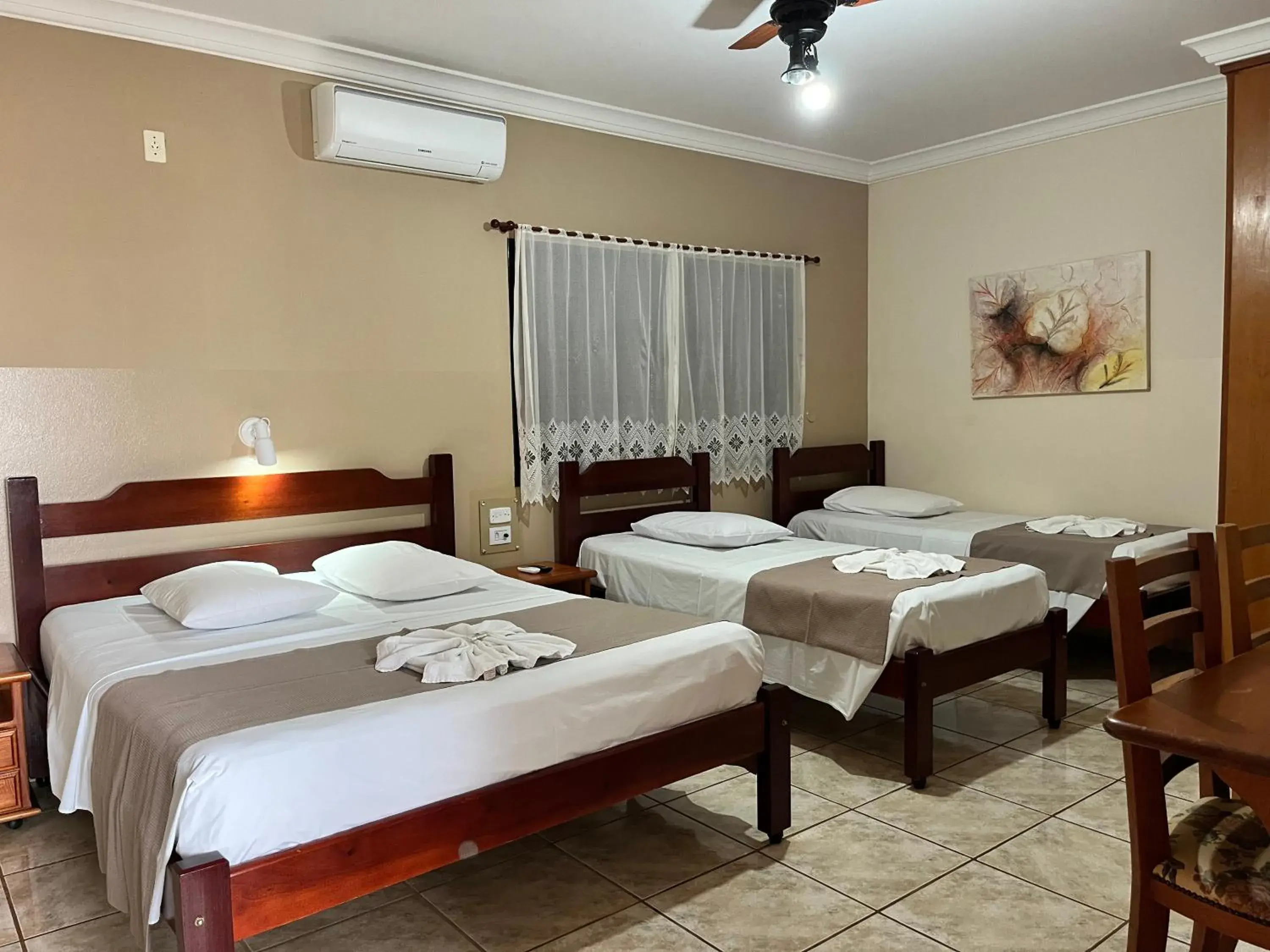 Deluxe Quadruple Room - single occupancy in Hotel São Marcos Orlândia SP Deluxe Quadruple Room - single occupancy in Hotel São Marcos Orlândia SP