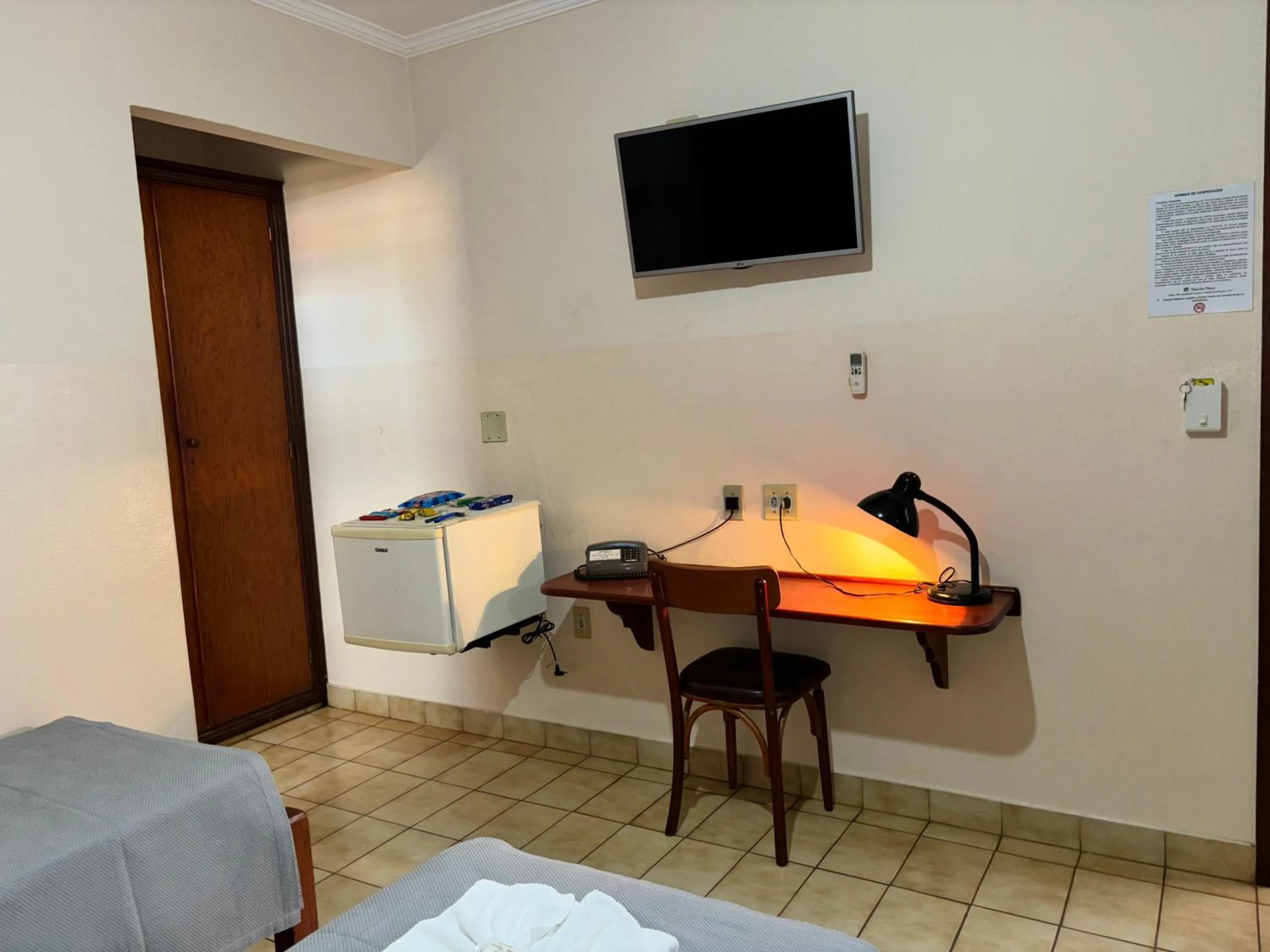 TV and multimedia, Bed in Hotel São Marcos Orlândia SP