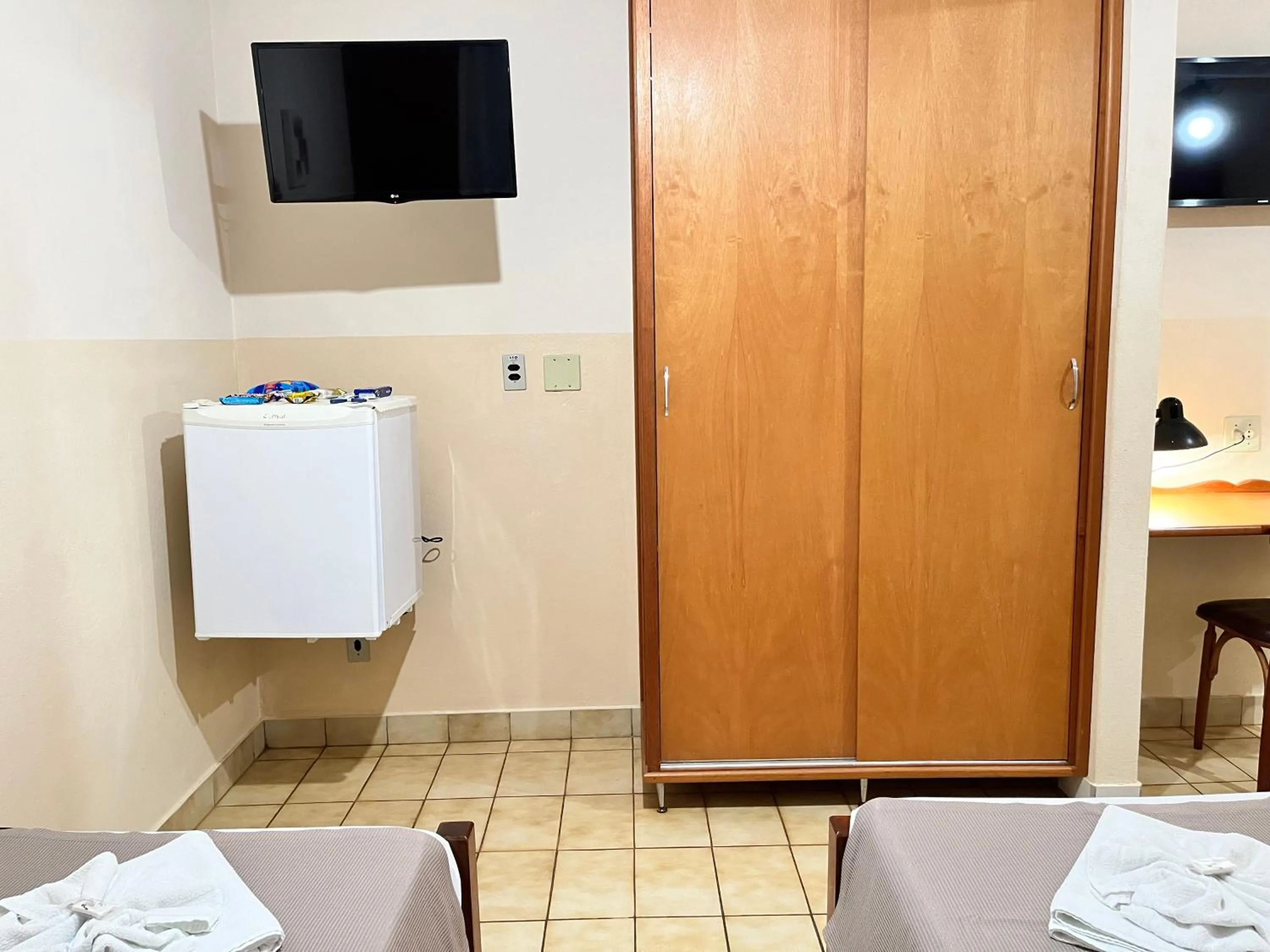 TV and multimedia, Bed in Hotel São Marcos Orlândia SP